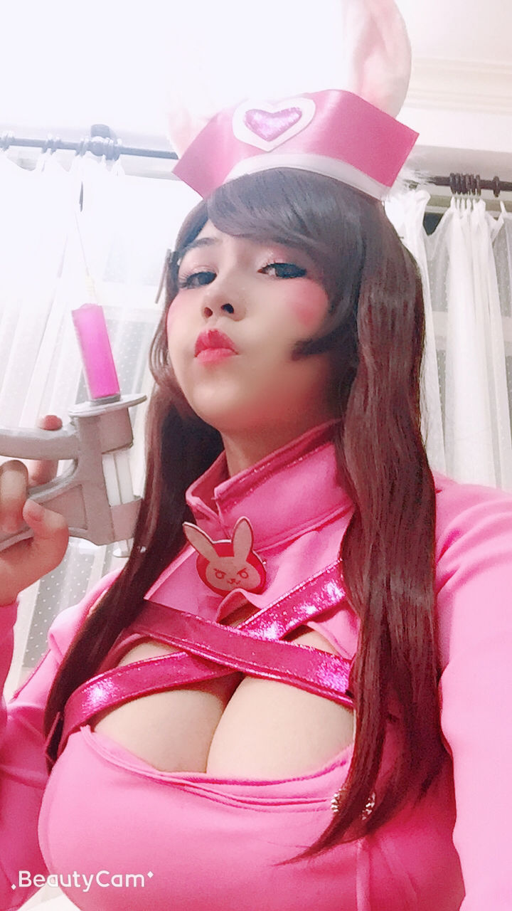 Uy Uy – D.VA Bunny Nurse Cosplay-第14张
