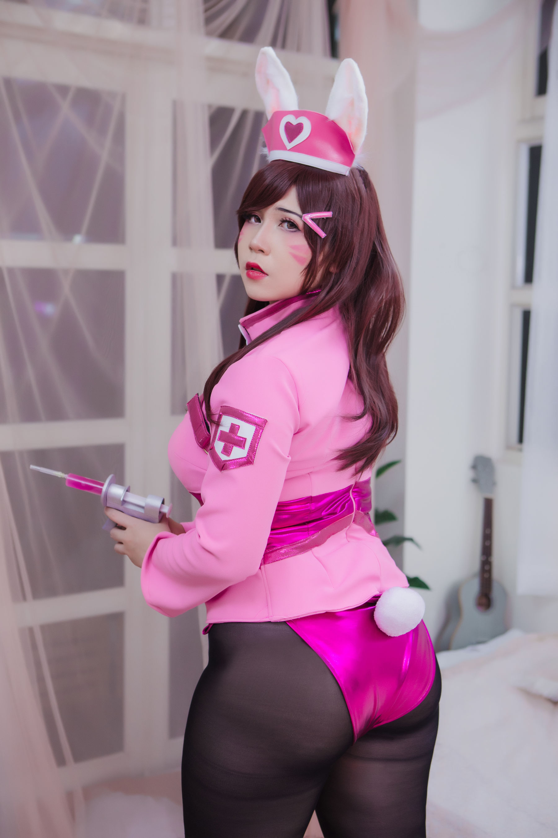 Uy Uy – D.VA Bunny Nurse Cosplay-第18张