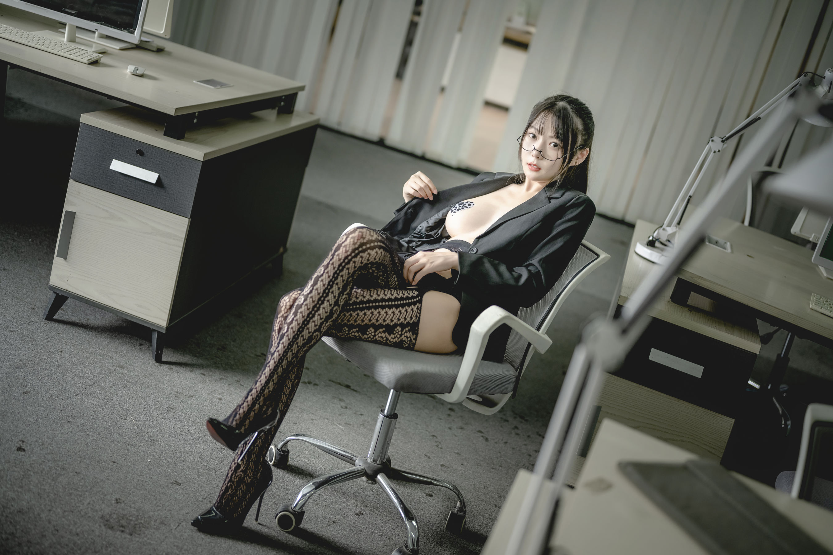 香草喵露露 – 黑色西装 Cosplay-第32张