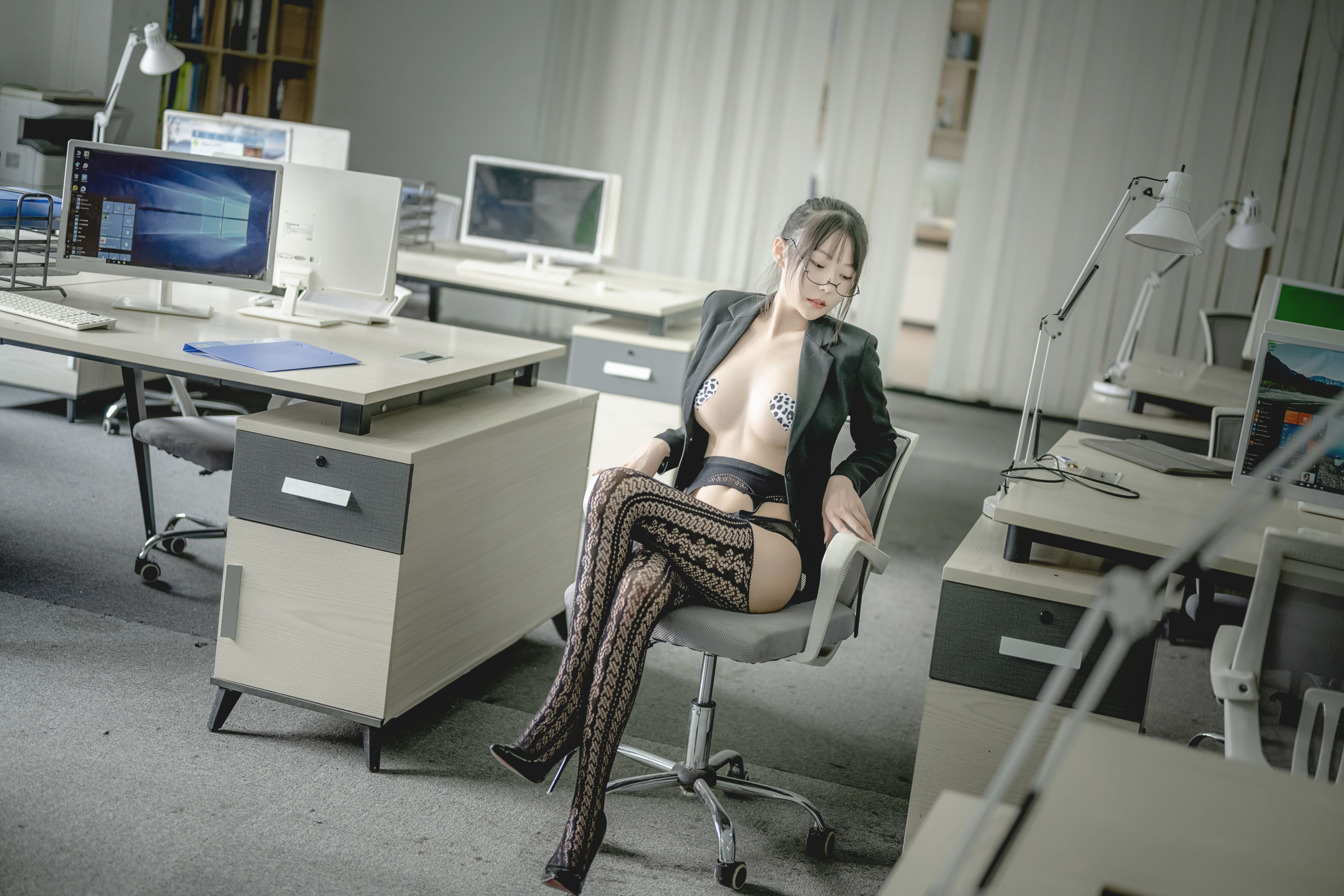 香草喵露露 – 黑色西装 Cosplay-第36张