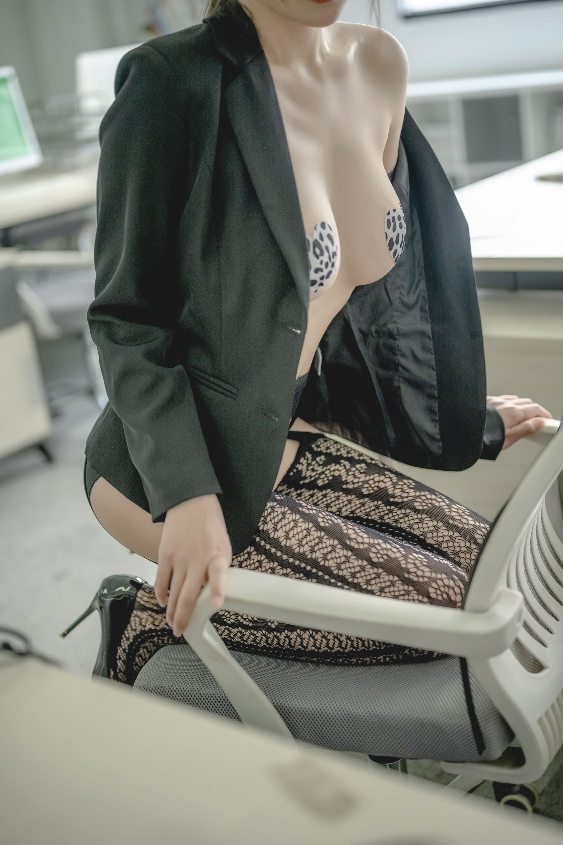 香草喵露露 – 黑色西装 Cosplay-第40张