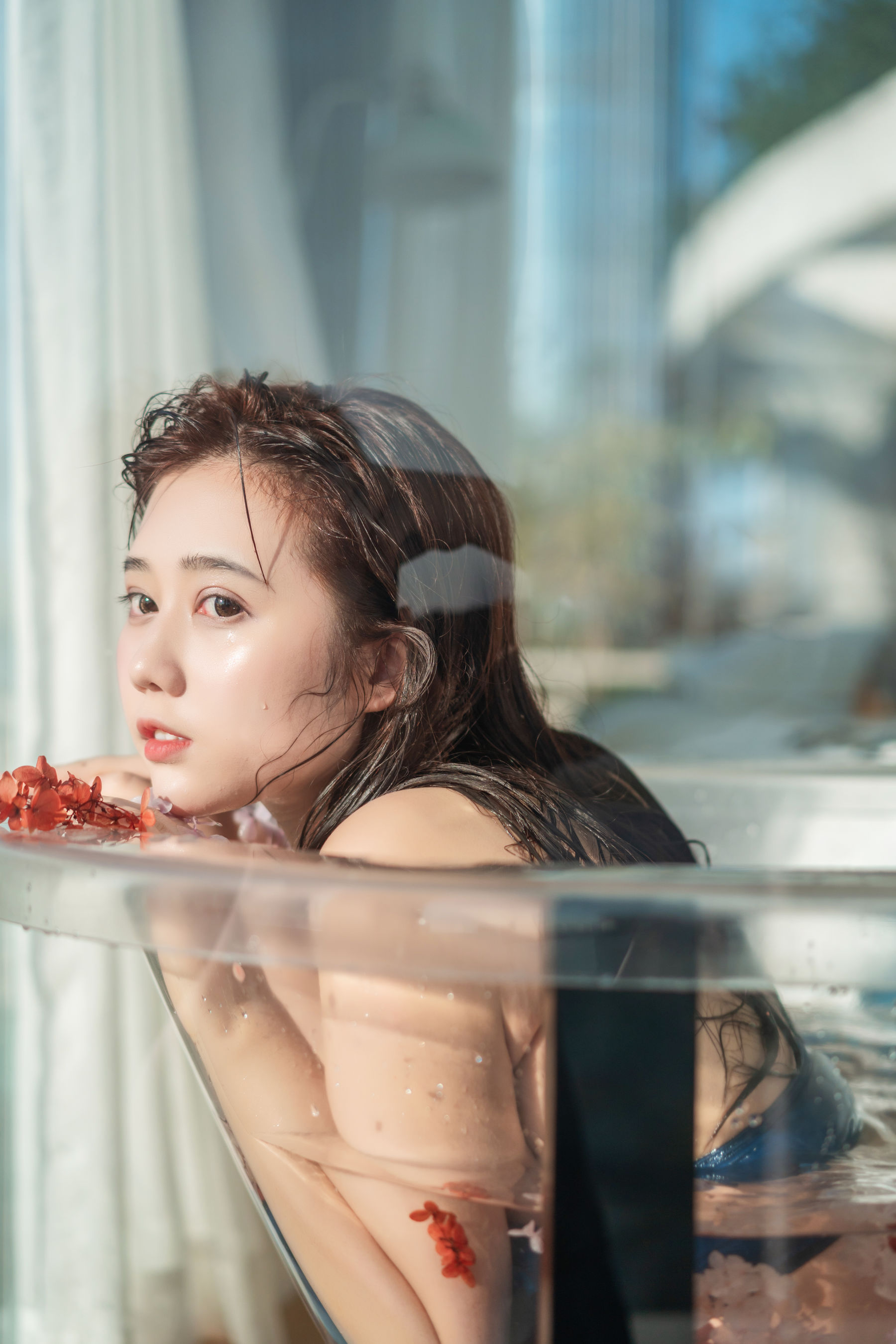 微博福利姬镜酱 私奔之泳衣 Cosplay-第36张