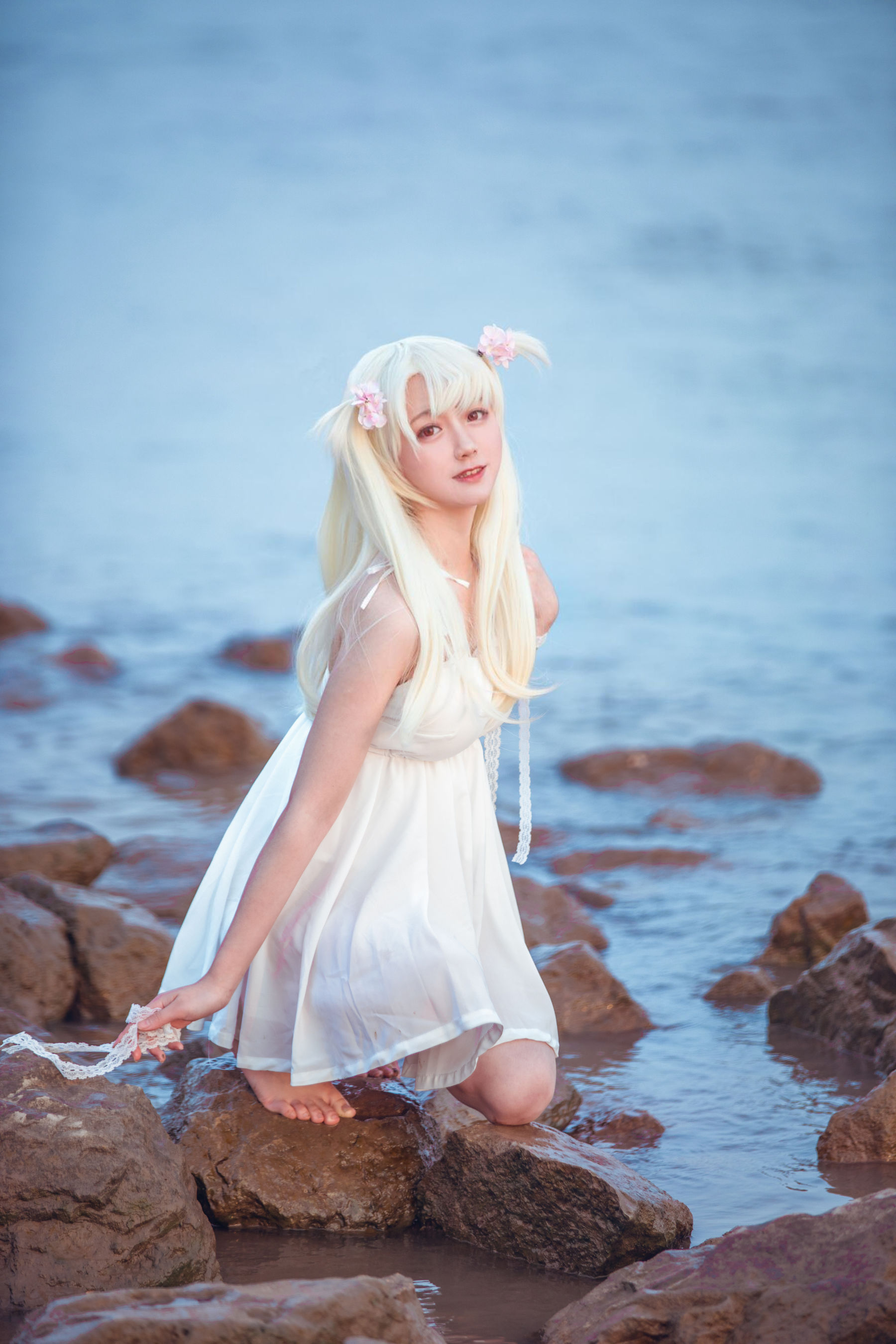 动漫博主弦音sic – 伊莉雅 白裙 Cosplay-第1张