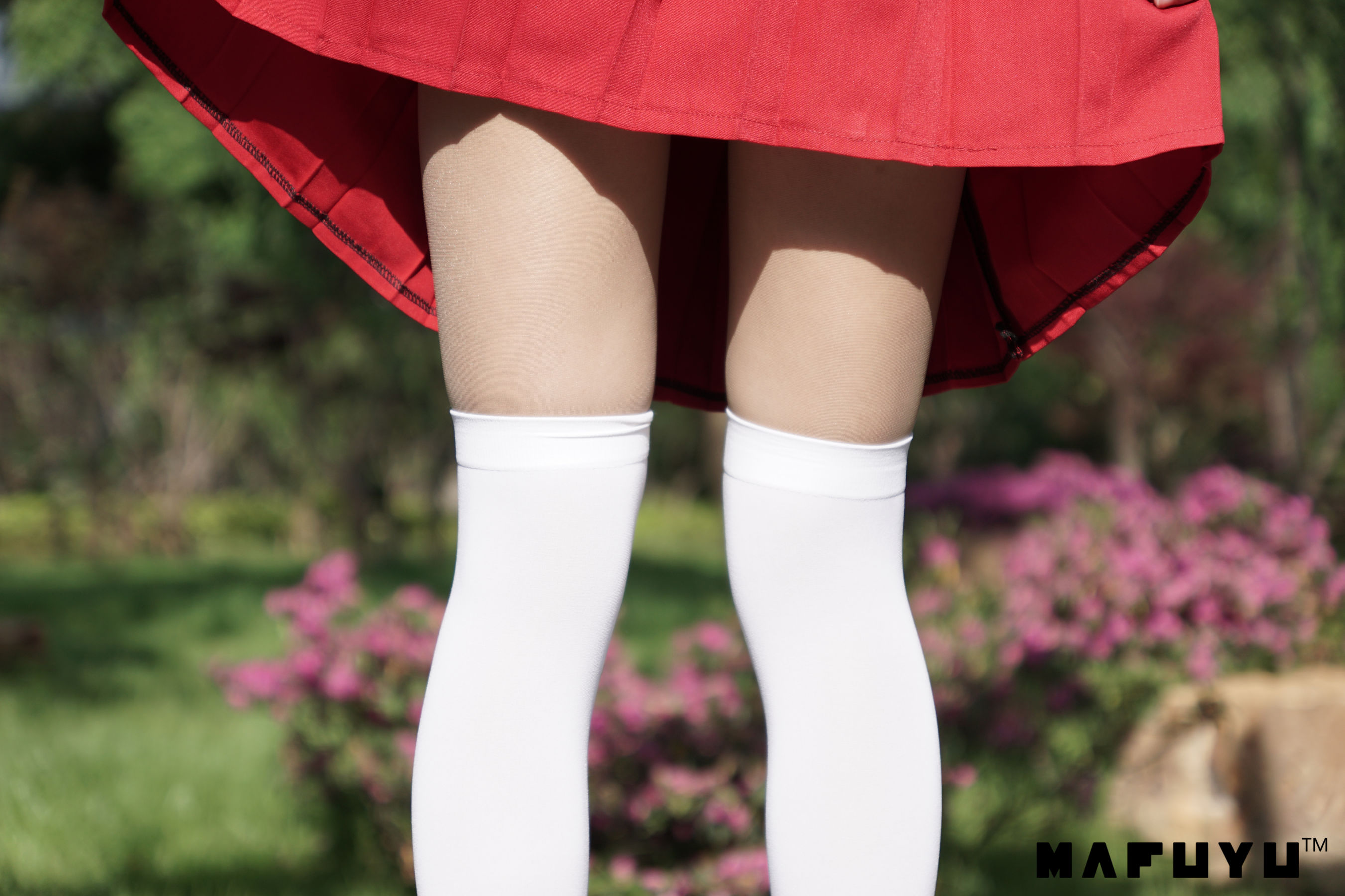 [萝莉COS] 神楽板真冬 少女と自然と白い靴下系列套图 Cosplay-第54张