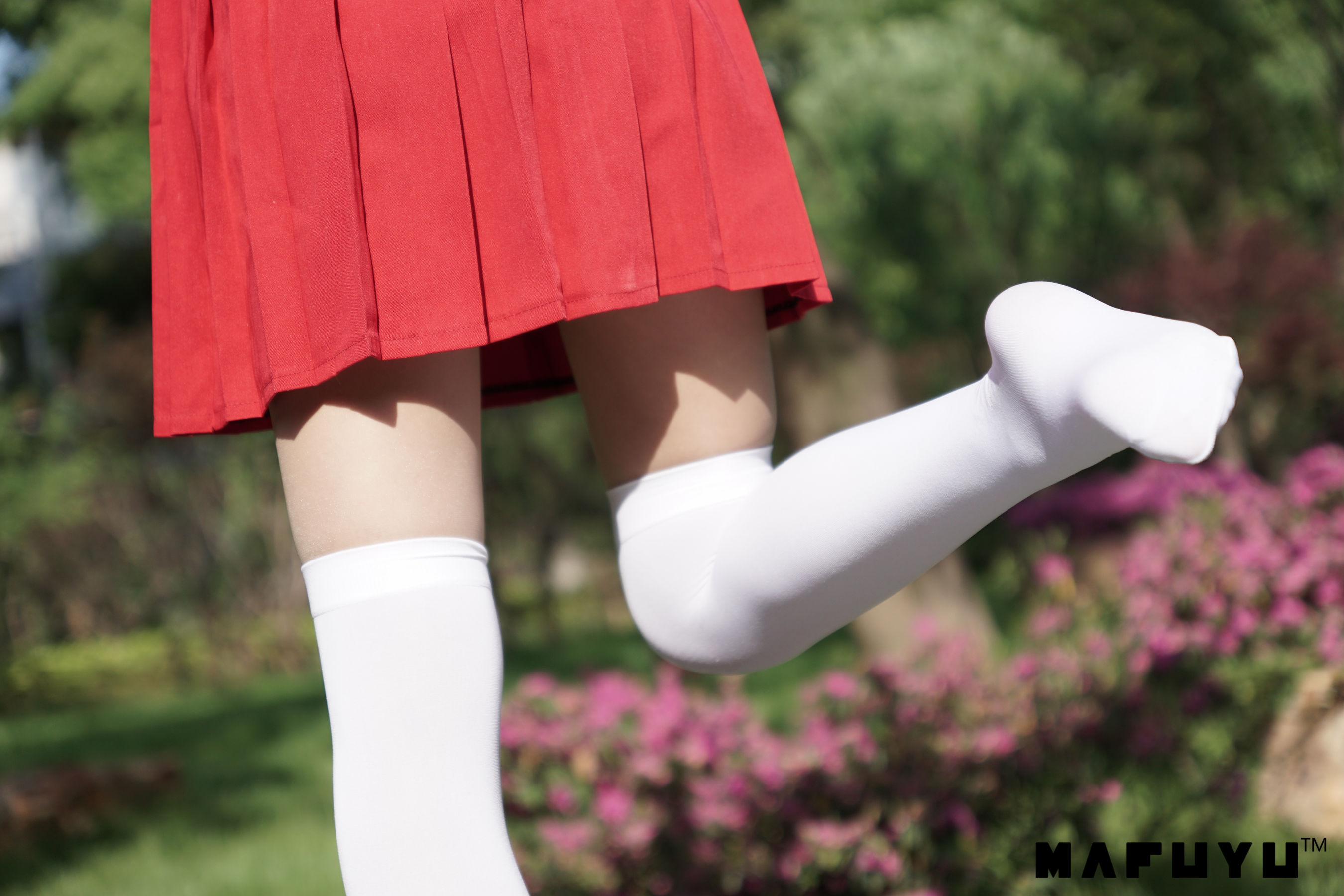 [萝莉COS] 神楽板真冬 少女と自然と白い靴下系列套图 Cosplay-第55张