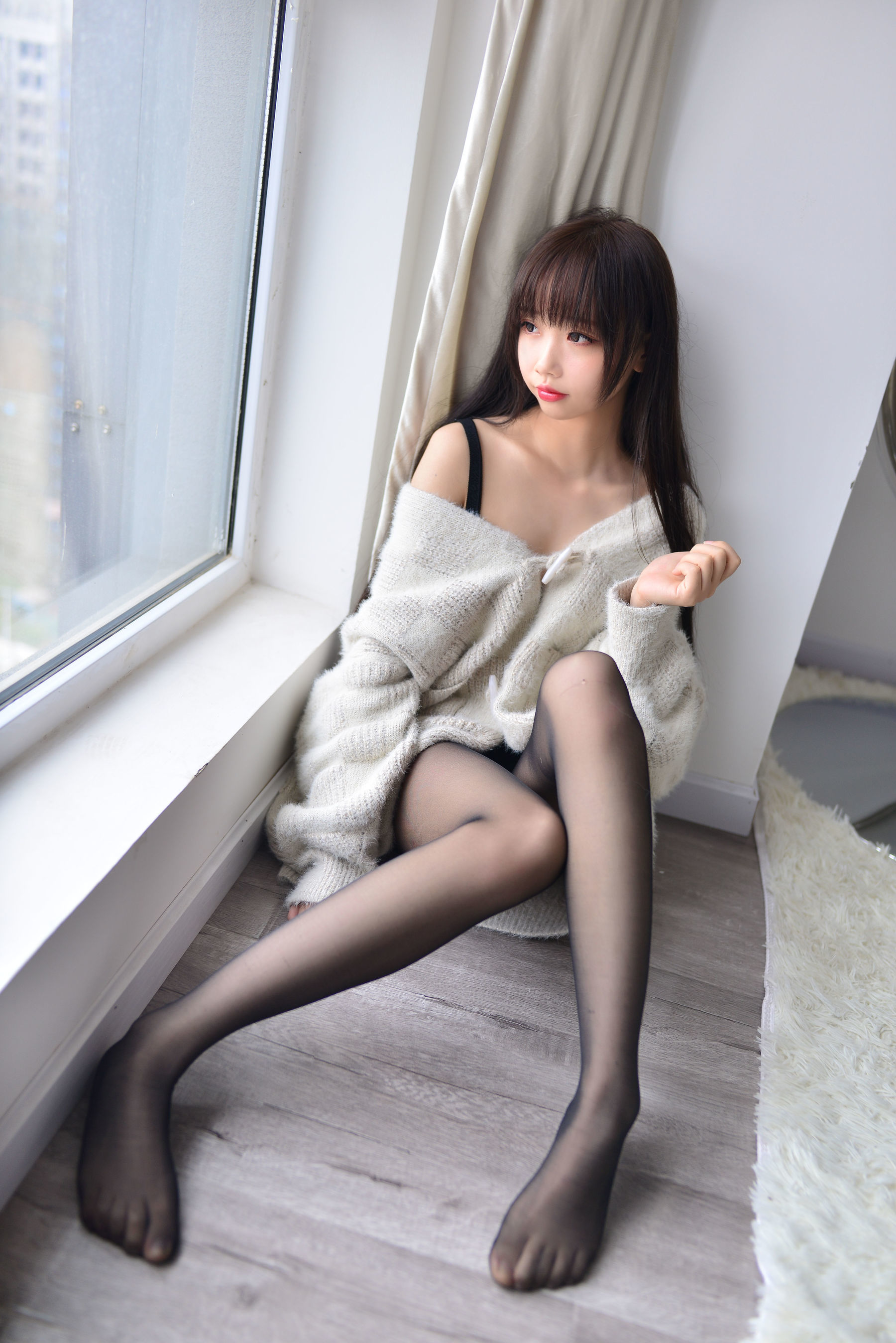 [萝莉COS] 雪琪 – 毛衣少女 Cosplay-第20张