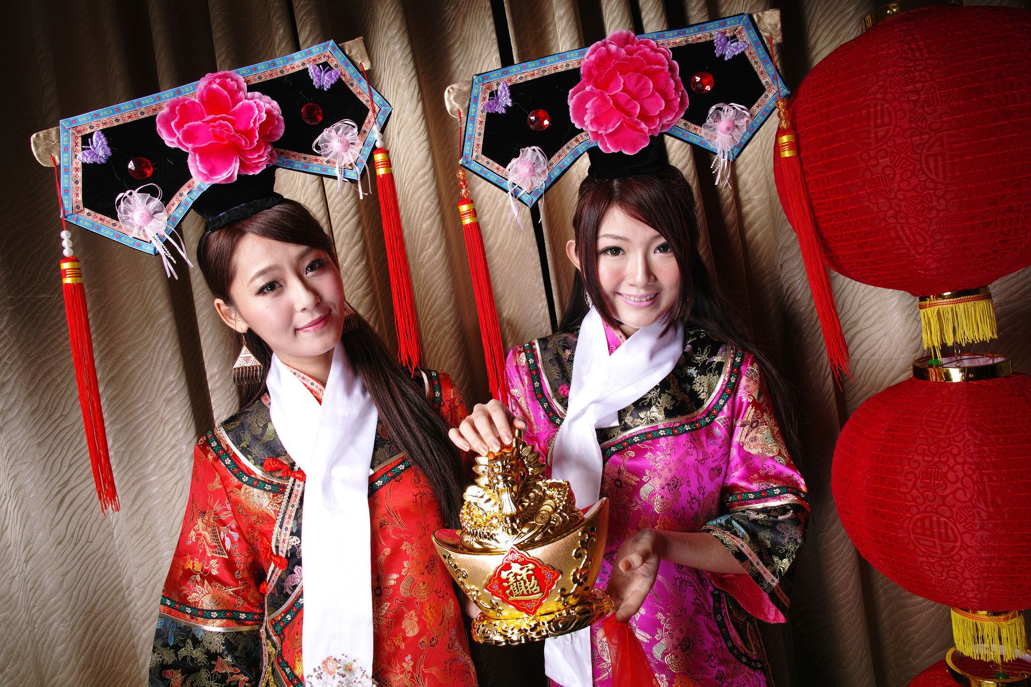 Winnie小雪、小羽《新春拜年 甄嬛格格》 Cosplay-第2张
