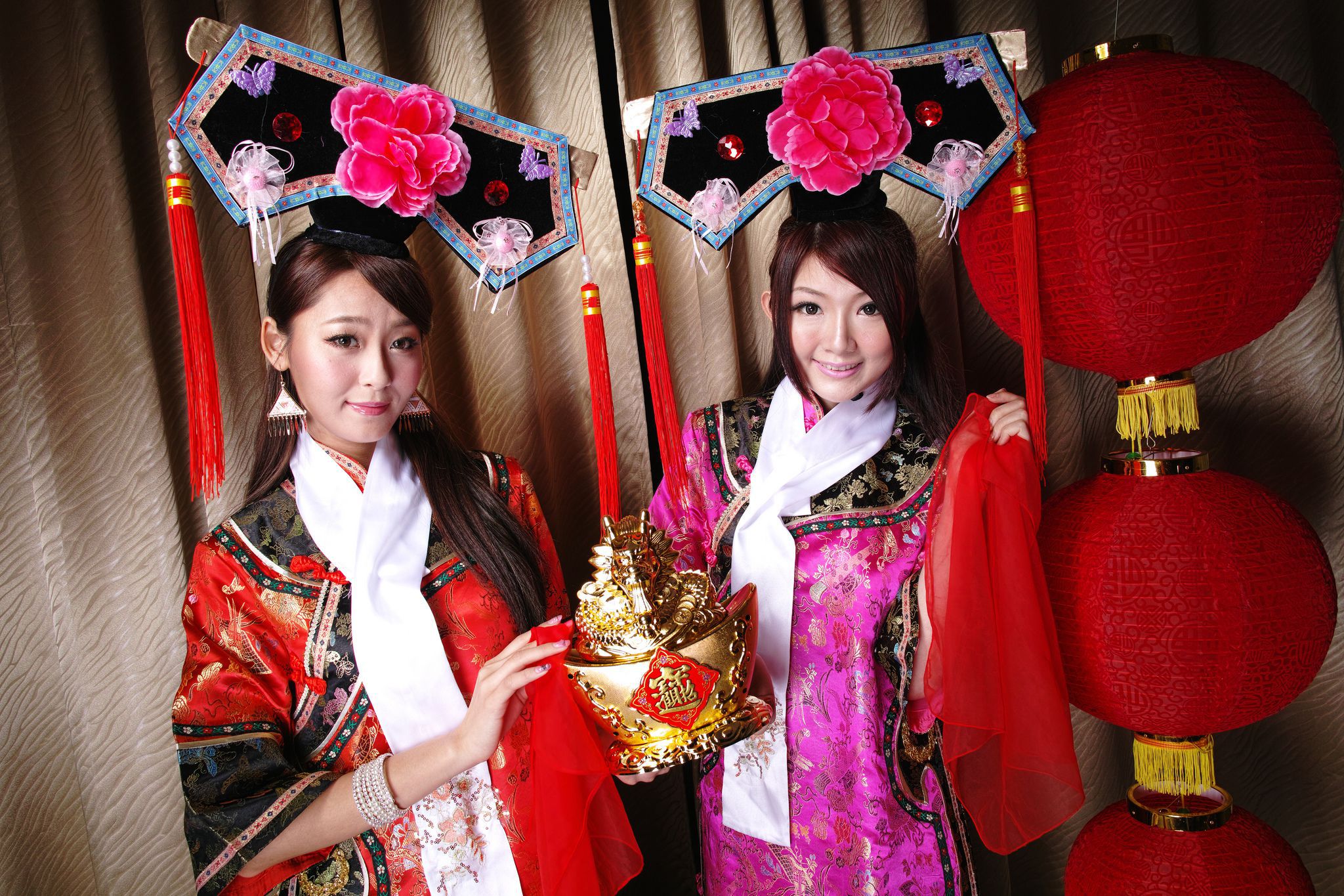 Winnie小雪、小羽《新春拜年 甄嬛格格》 Cosplay-第3张