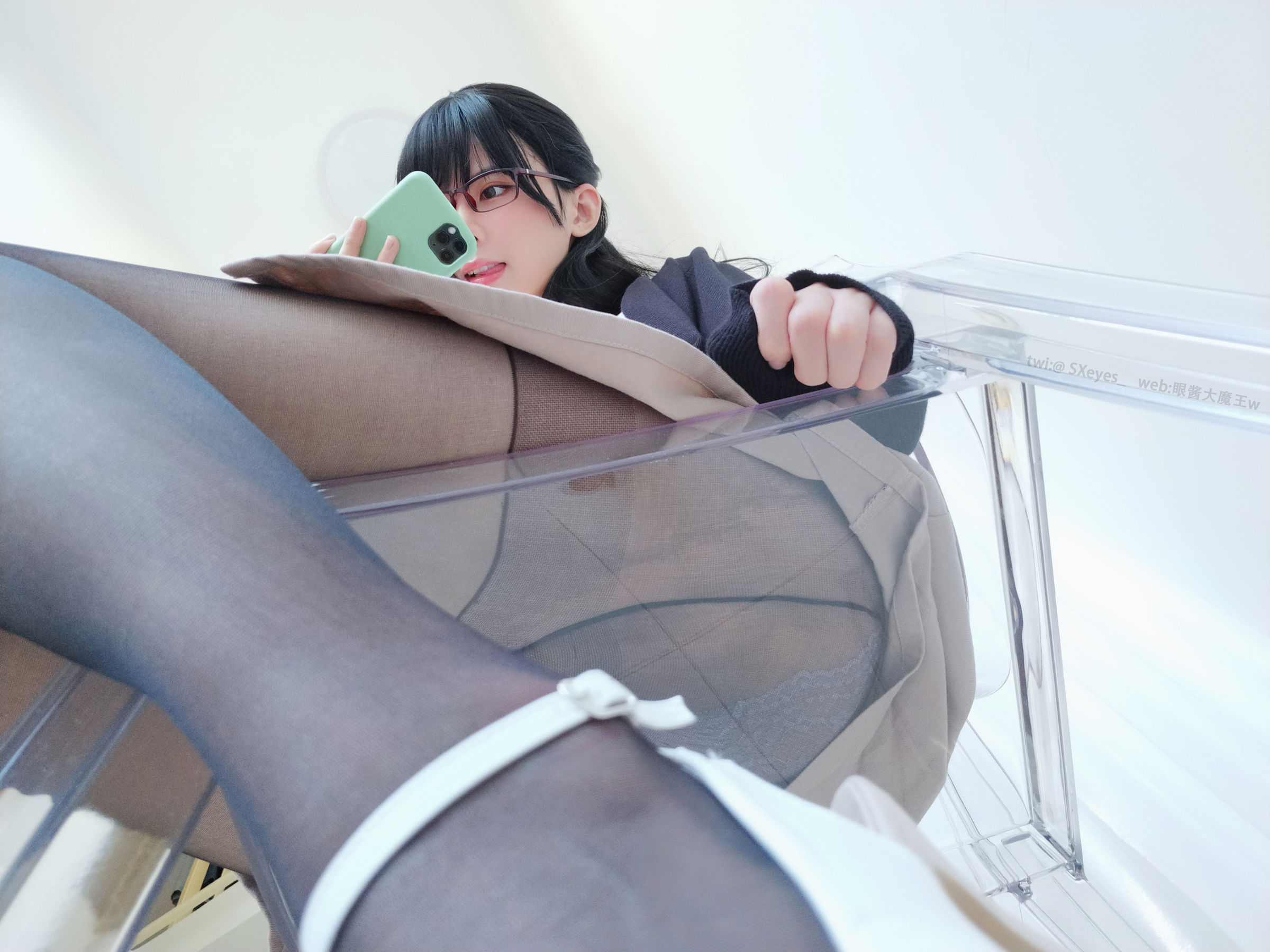 萌妹子眼酱大魔王w 爱喝可乐的OL Cosplay-第5张