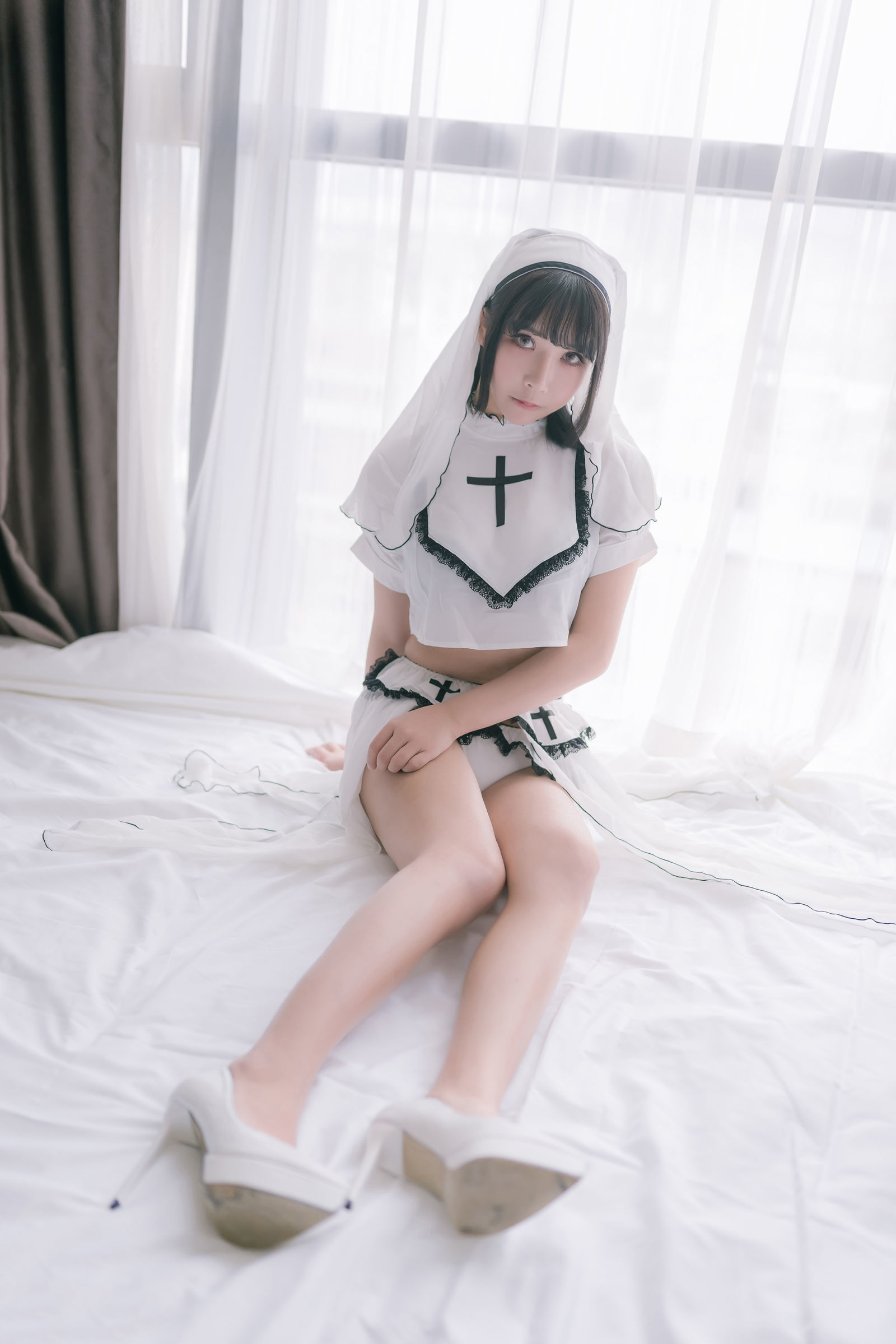 [萝莉COS] 二次元妹子抱走莫子aa – 纯白修女 Cosplay-第25张