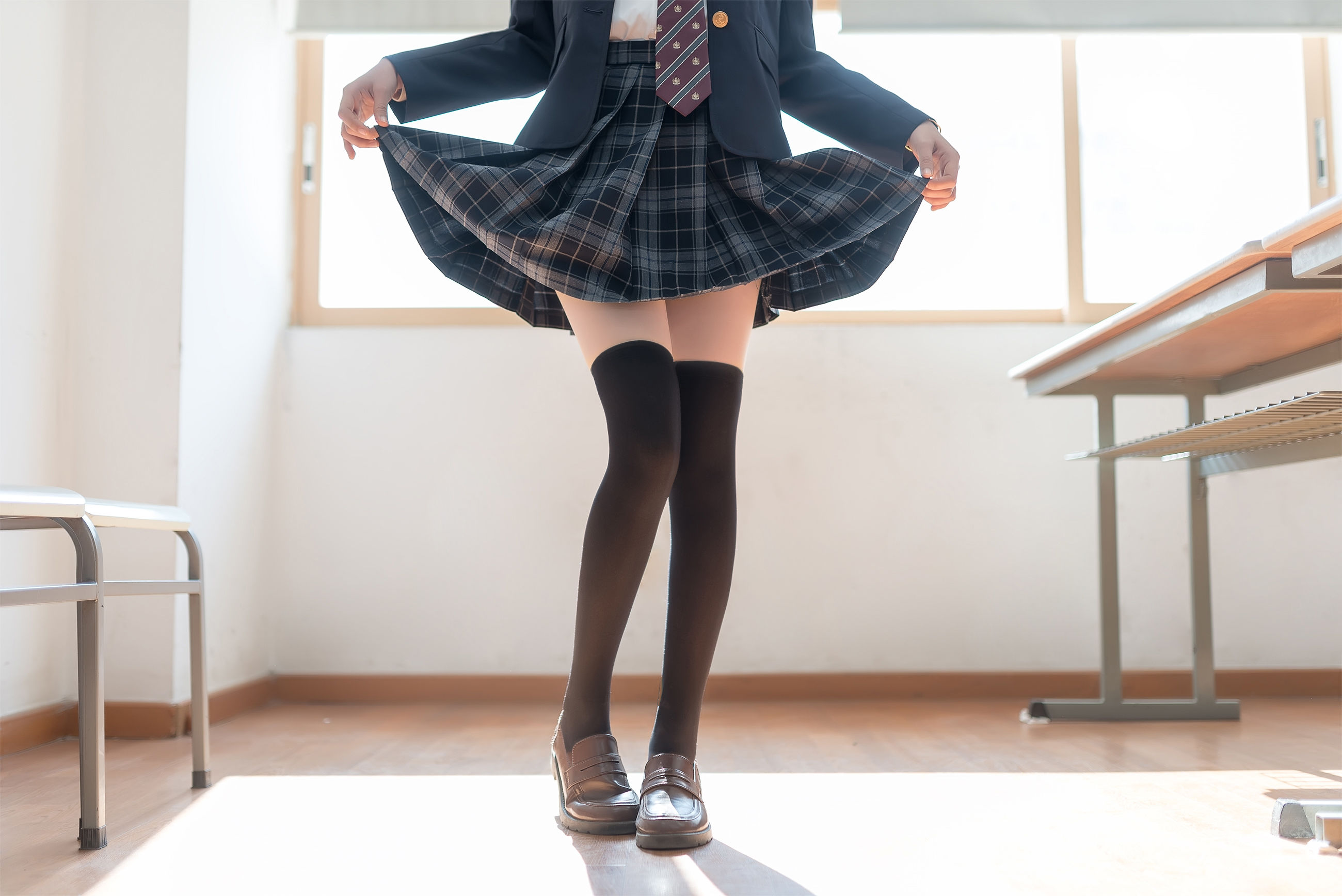 [萝莉COS] 木绵绵OwO – 西式JK Cosplay-第29张