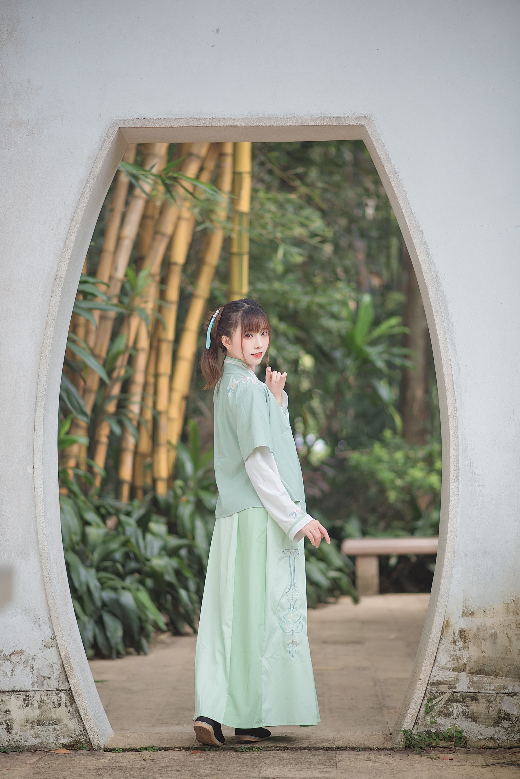 动漫博主Kitaro_绮太郎 娉娉袅袅十三余，豆蔻年华二月初 Cosplay-第1张