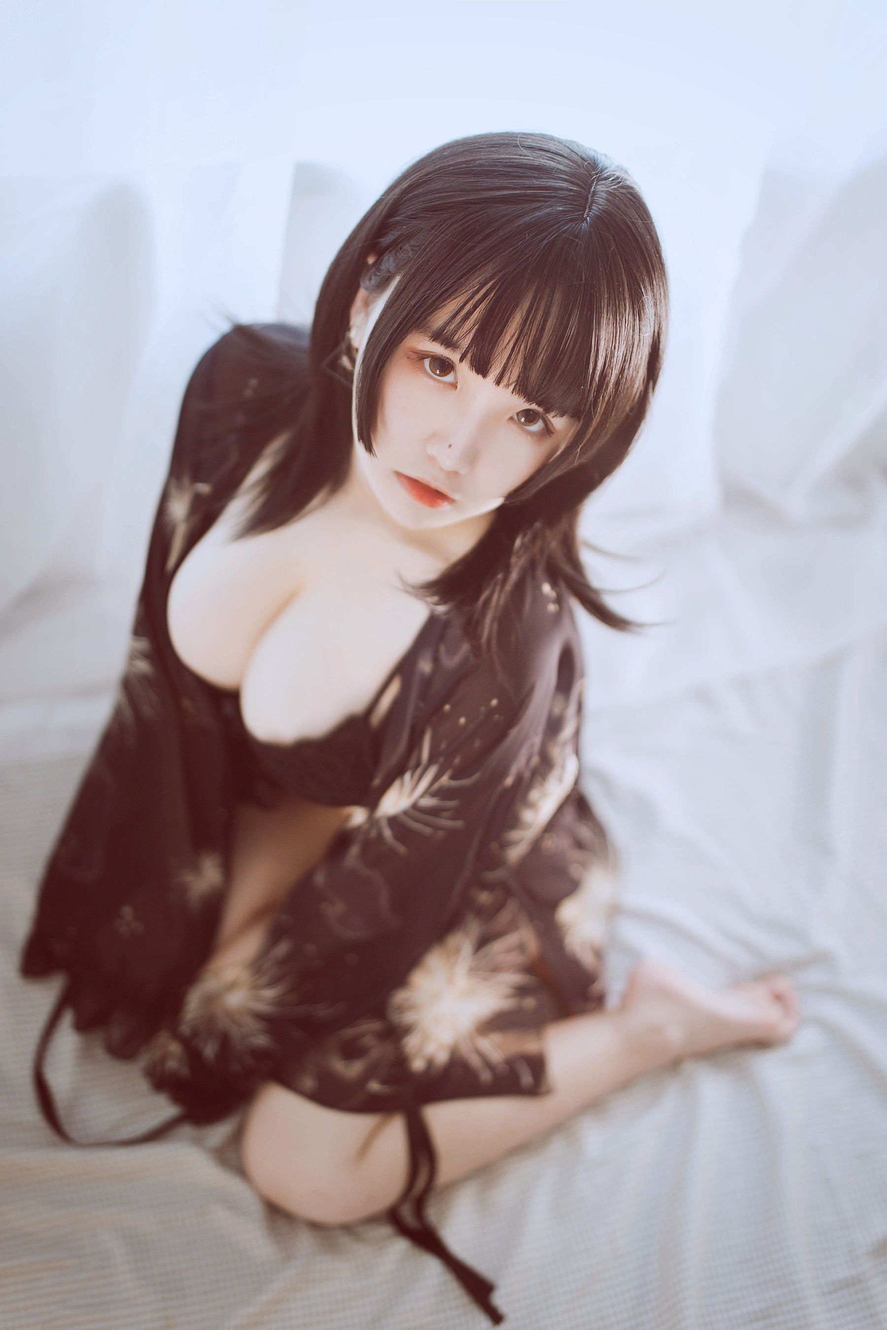 阿半今天很开心 – 黑色吊带 Cosplay-第1张