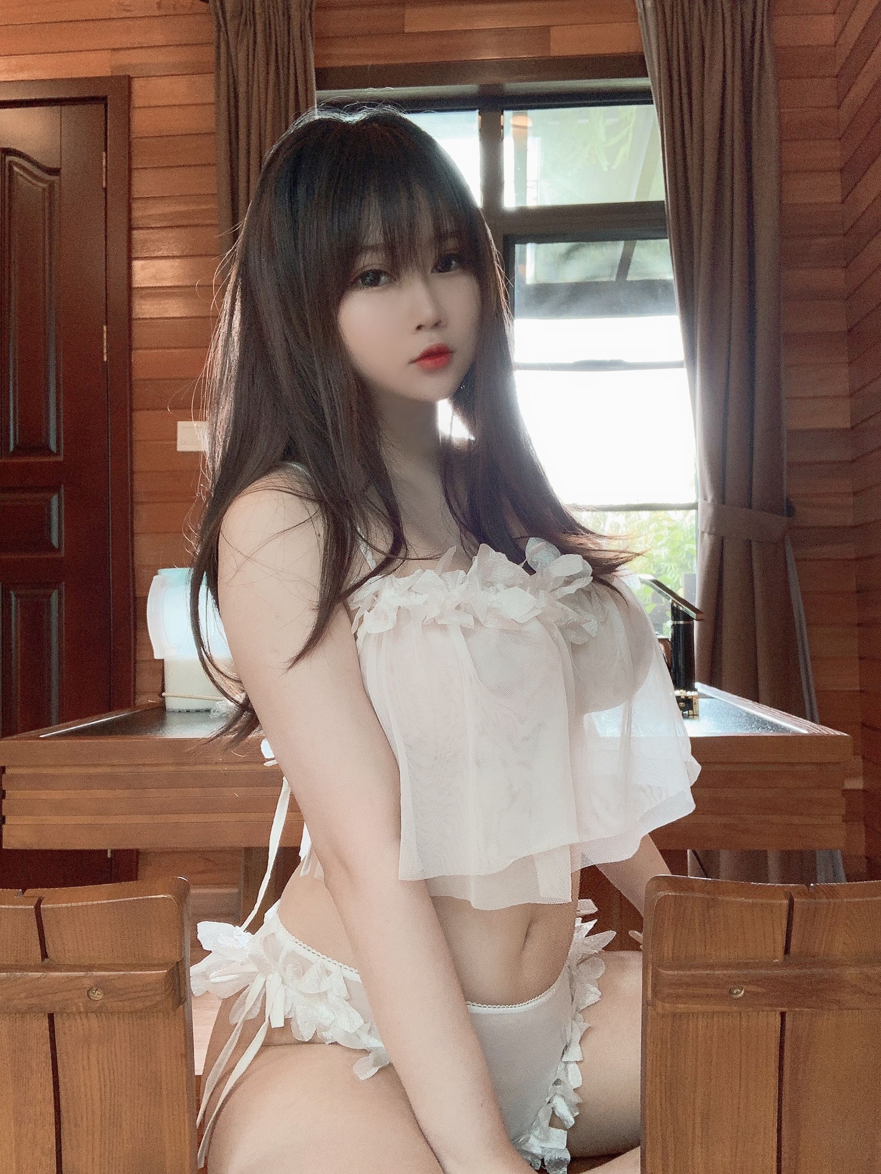 [Cosplay写真] 蜜桃少女是依酱呀 – 夏日 Cosplay-第25张