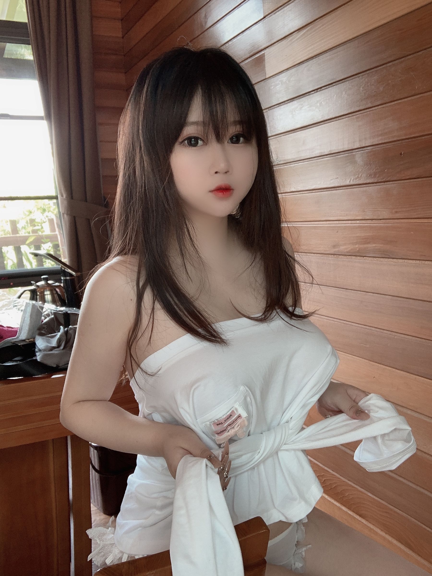 [Cosplay写真] 蜜桃少女是依酱呀 – 夏日 Cosplay-第27张
