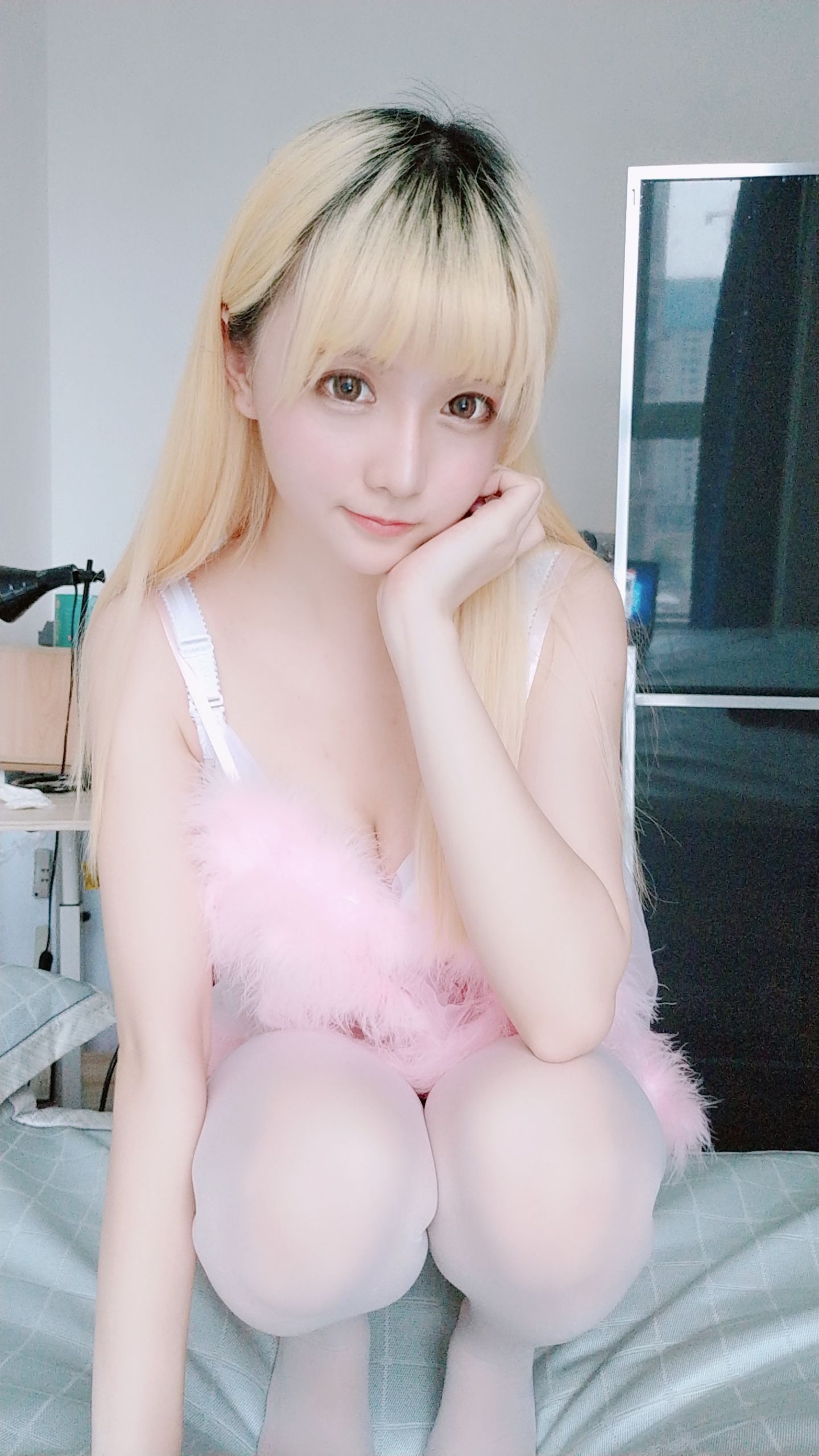 Coser小姐姐星之迟迟 粉红睡衣 Cosplay-第31张