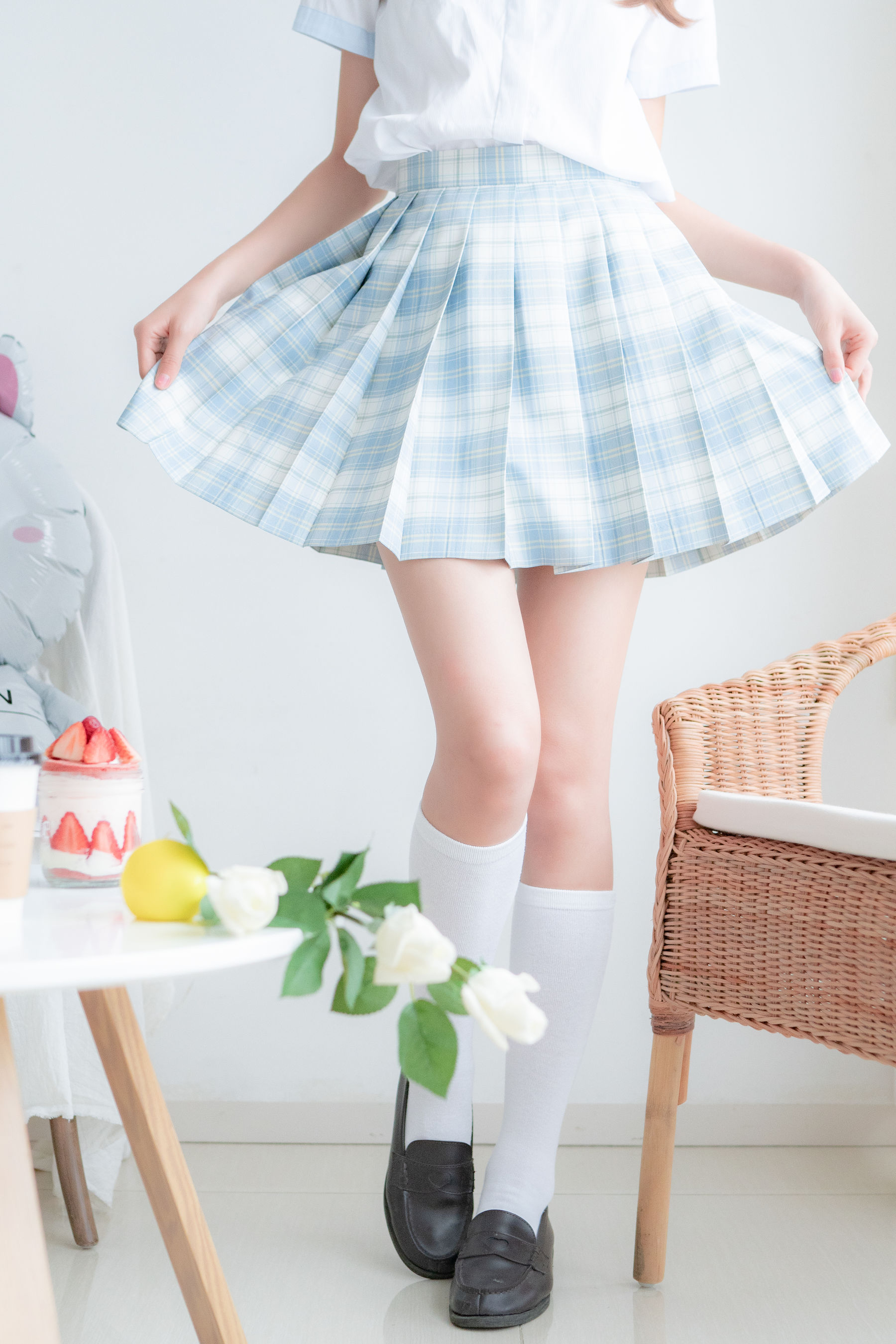 清纯妹子西瓜 民宿私房淡蓝JK Cosplay-第1张