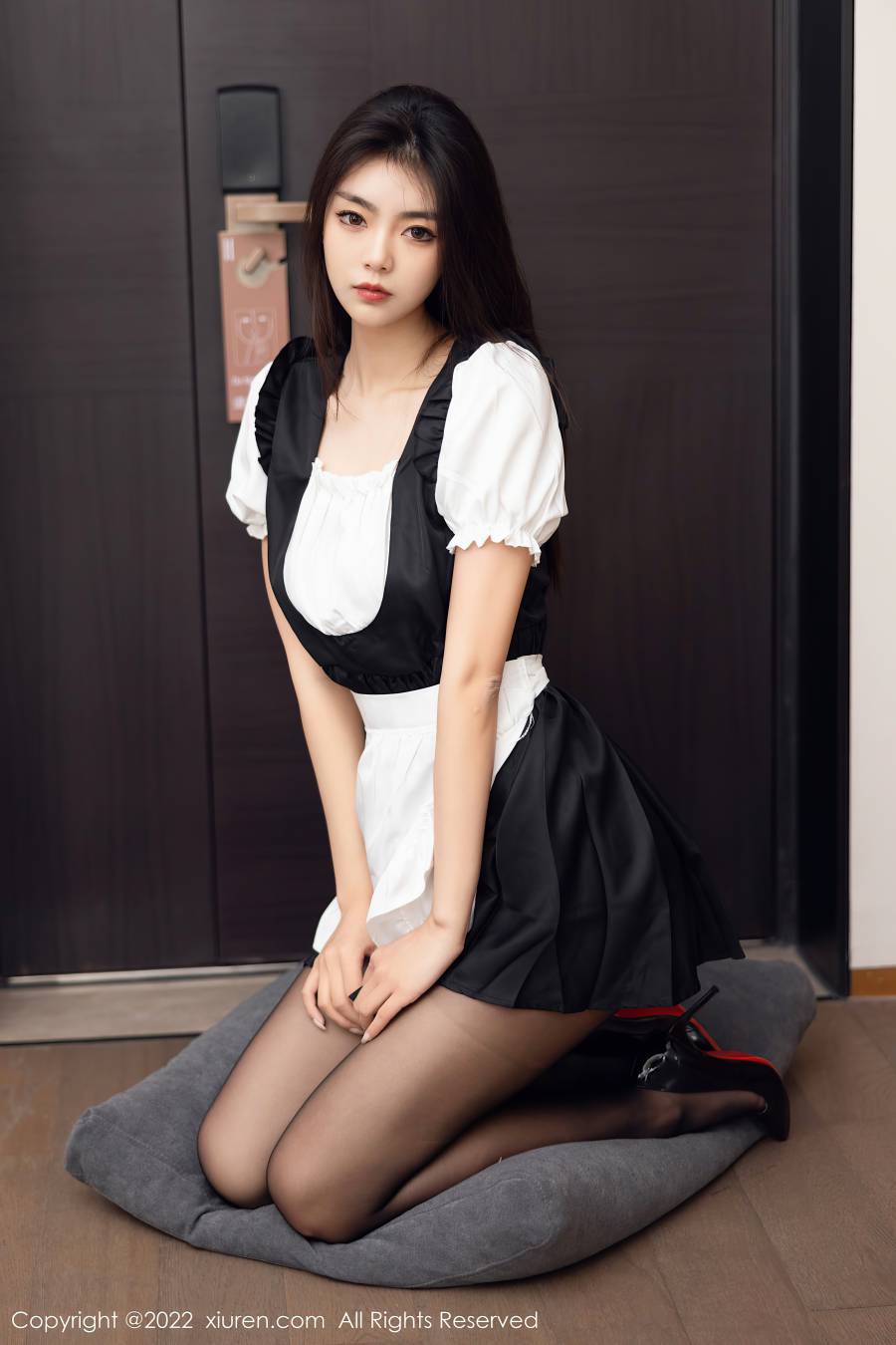 [XIUREN秀人网] 2022.10.13 NO.5706 可樂Vicky [60P-528MB]