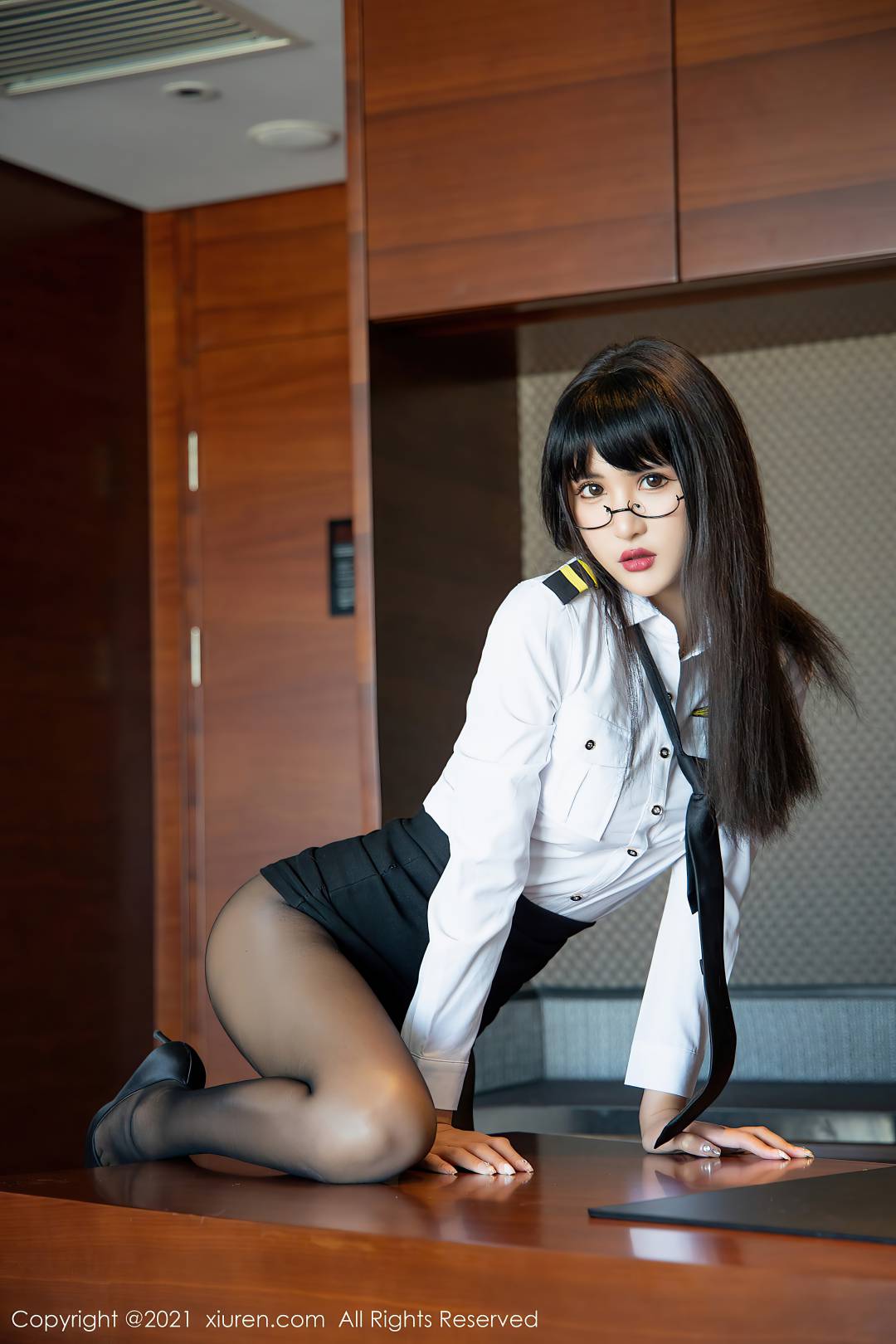 [XIUREN秀人网] 2021.11.12 NO.4207 Emily尹菲 [59P-583MB]
