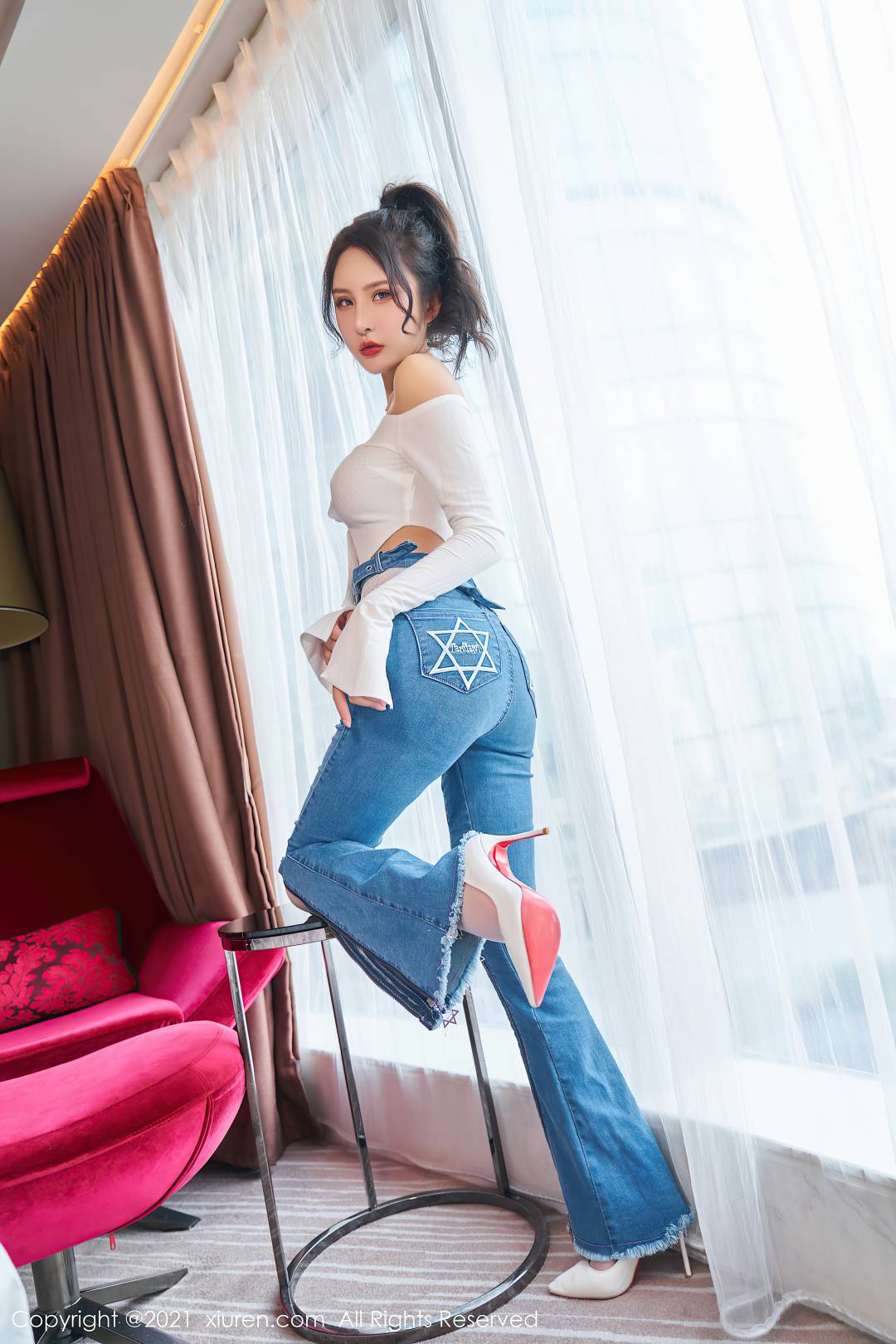 [XIUREN秀人网] 2021.07.27 NO.3720 Emily尹菲[64P-717MB]