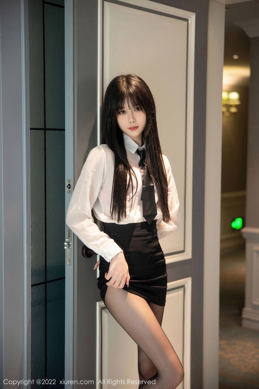 [XIUREN秀人网] 2022.11.16 NO.5861 77qiqi [79P-704MB]