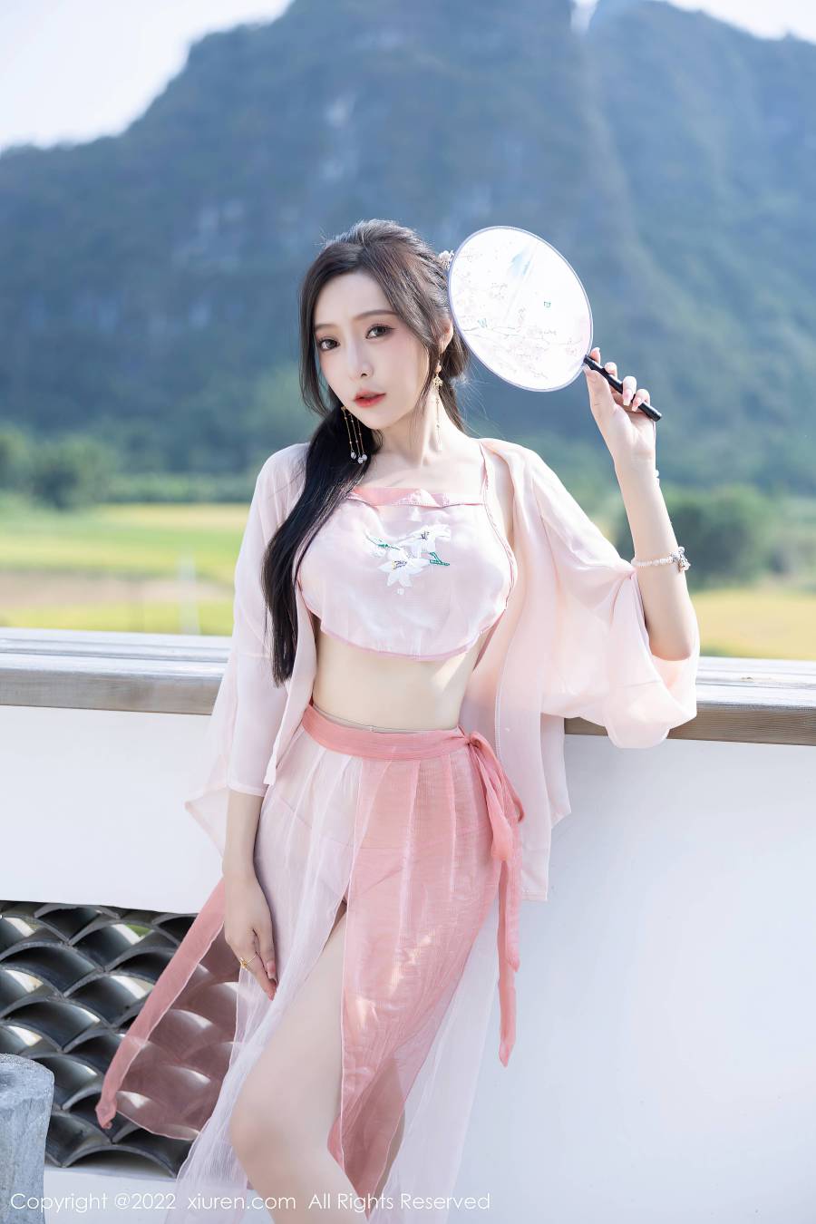 [XIUREN秀人网] 2022.12.23 NO.6040 王馨瑶yanni [84P-688MB]