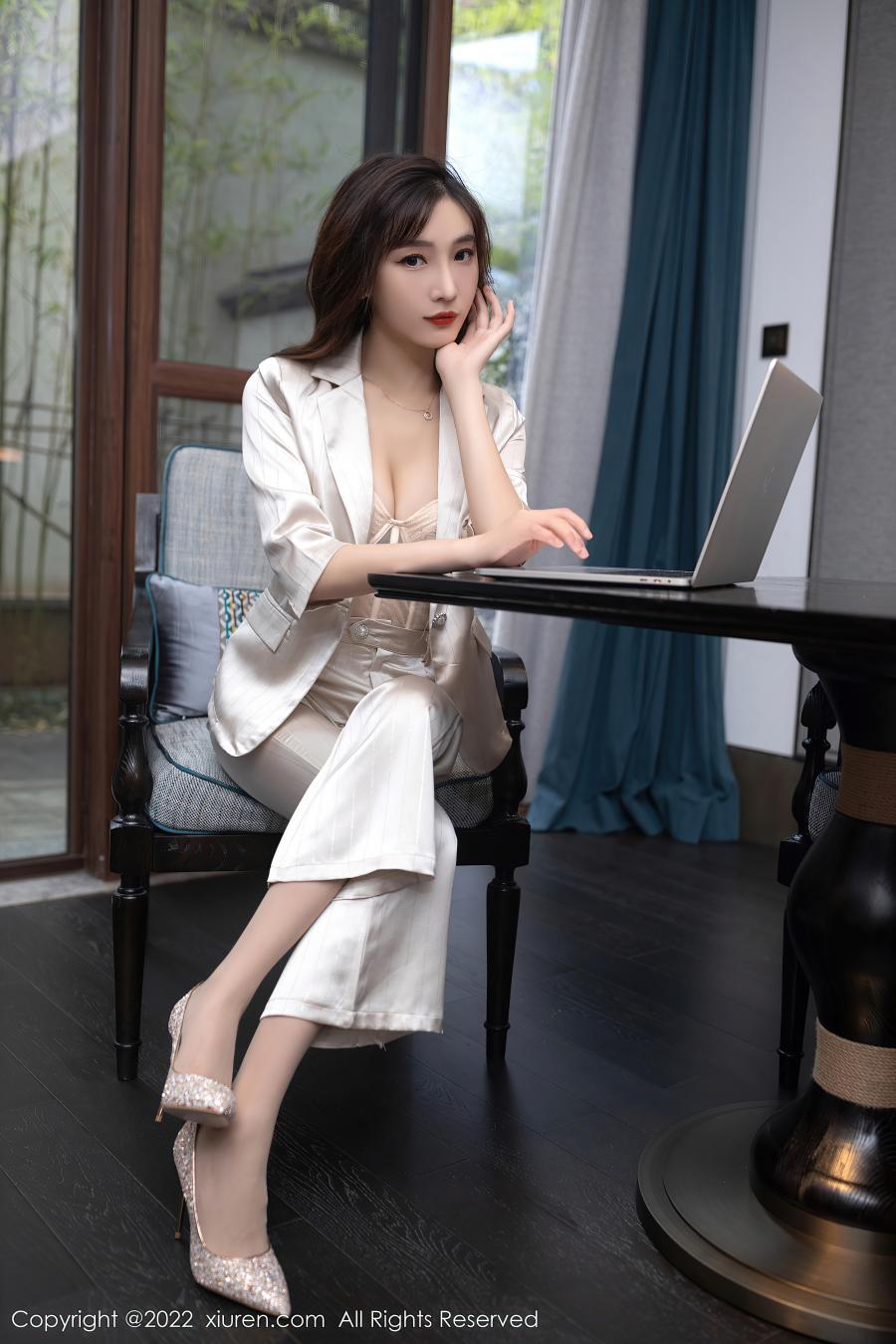 [XIUREN秀人网] 2022.09.15 NO.5594 陆萱萱 [78P-749MB]