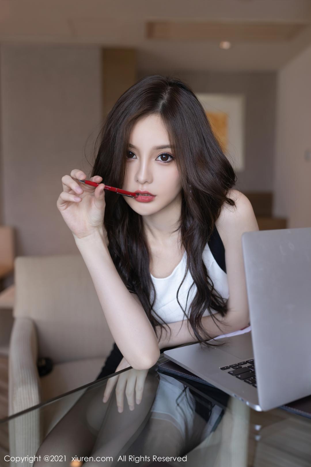 [XIUREN秀人网] 2021.08.19 NO.3824 王心怡 [88P-727MB]
