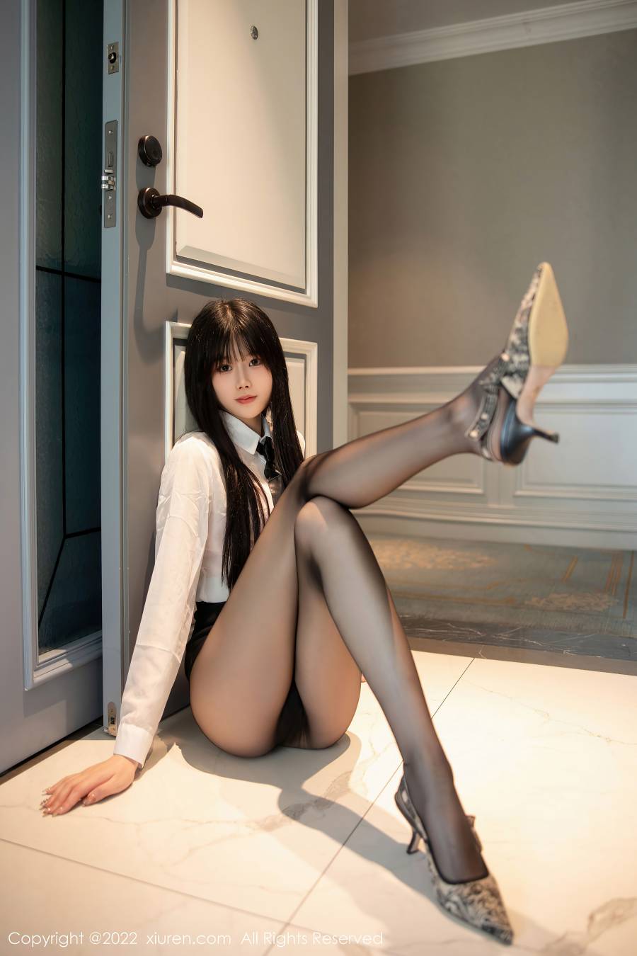 [XIUREN秀人网] 2022.11.16 NO.5861 77qiqi [79P-704MB]