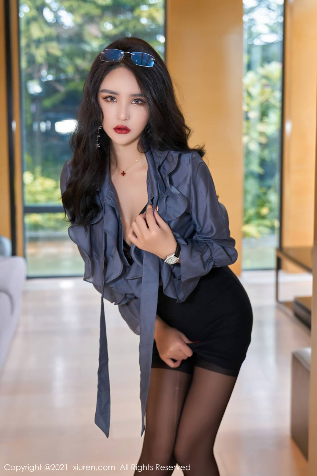[XIUREN秀人网] 2021.09.28 NO.4010 Emily尹菲 [58P-507MB]