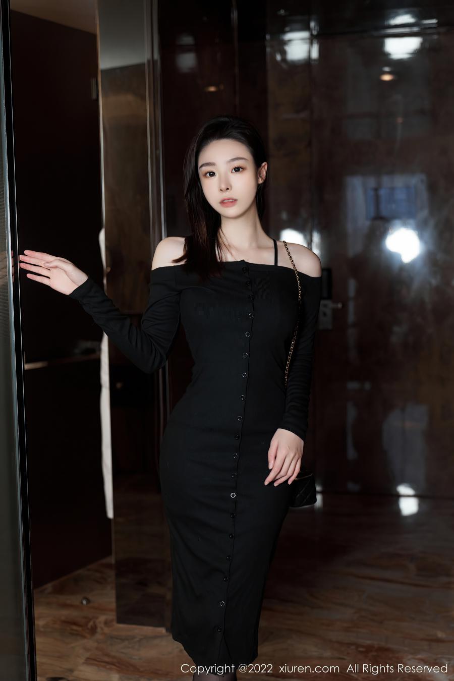 [XIUREN秀人网] 2022.09.01 NO.5529 是小逗逗 [92P-913MB]