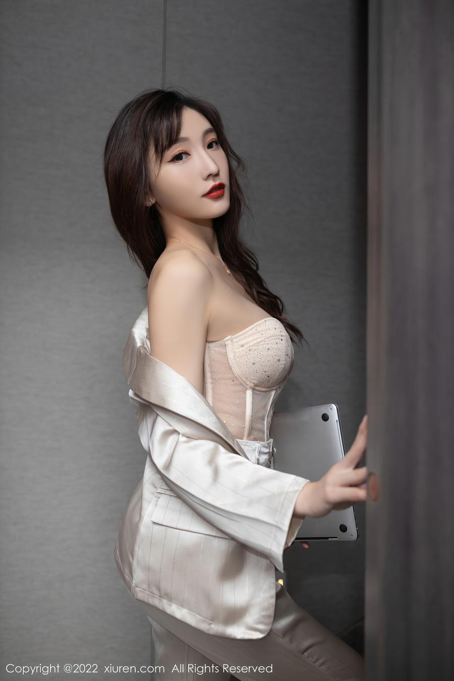 [XIUREN秀人网] 2022.09.15 NO.5594 陆萱萱 [78P-749MB]