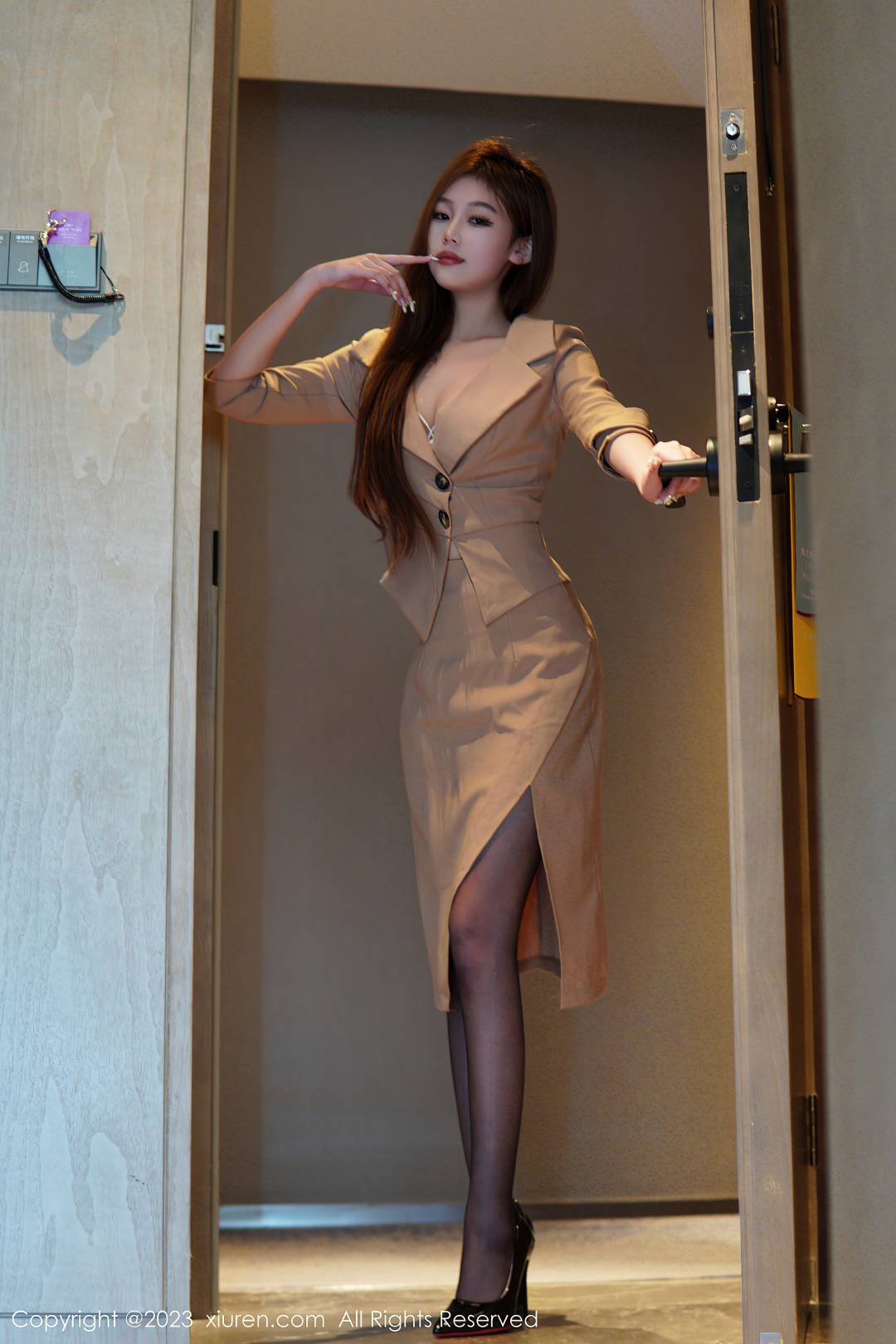 [XIUREN秀人网] 2023.02.14 NO.6260 早川京子 [86P-818MB]
