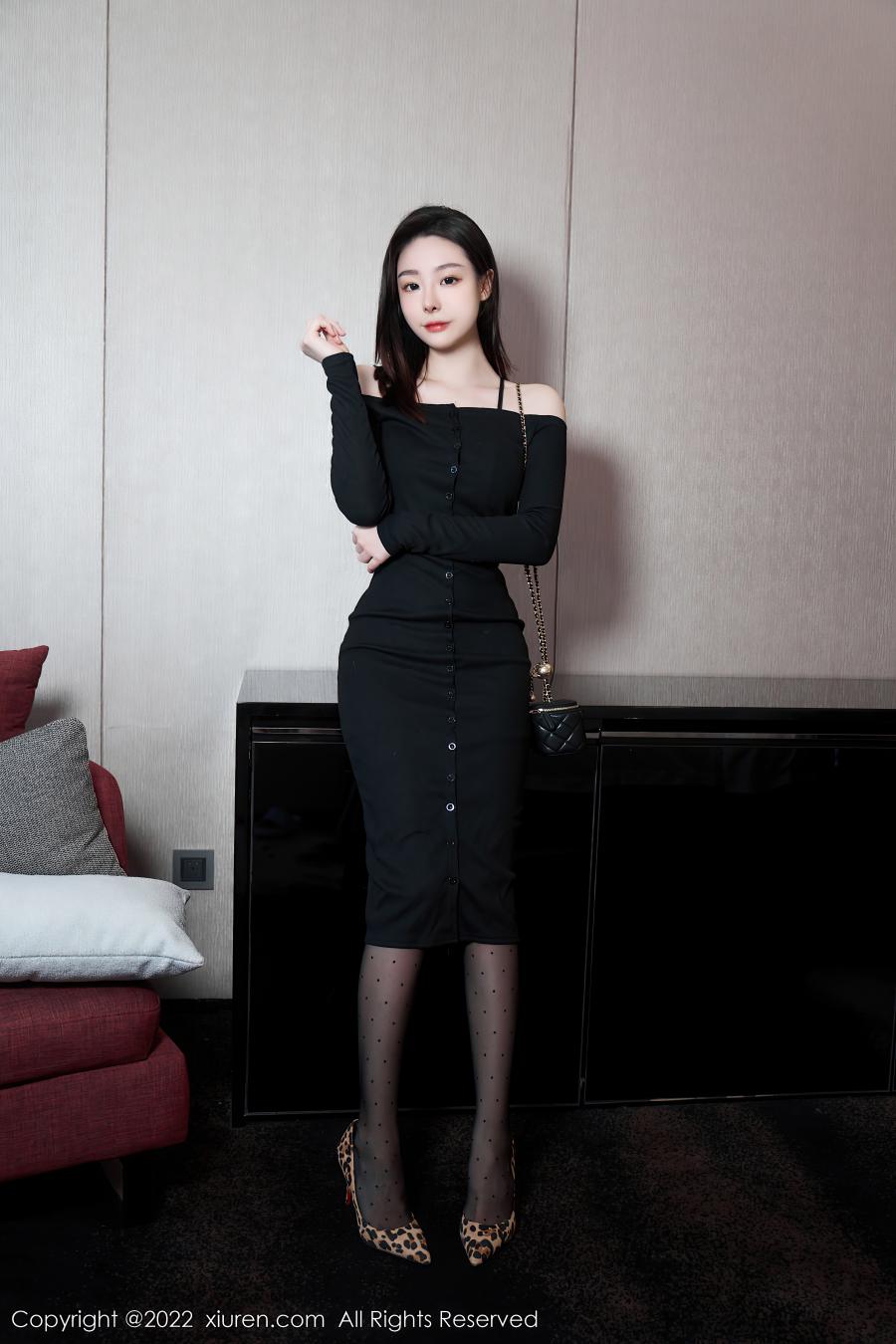 [XIUREN秀人网] 2022.09.01 NO.5529 是小逗逗 [92P-913MB]