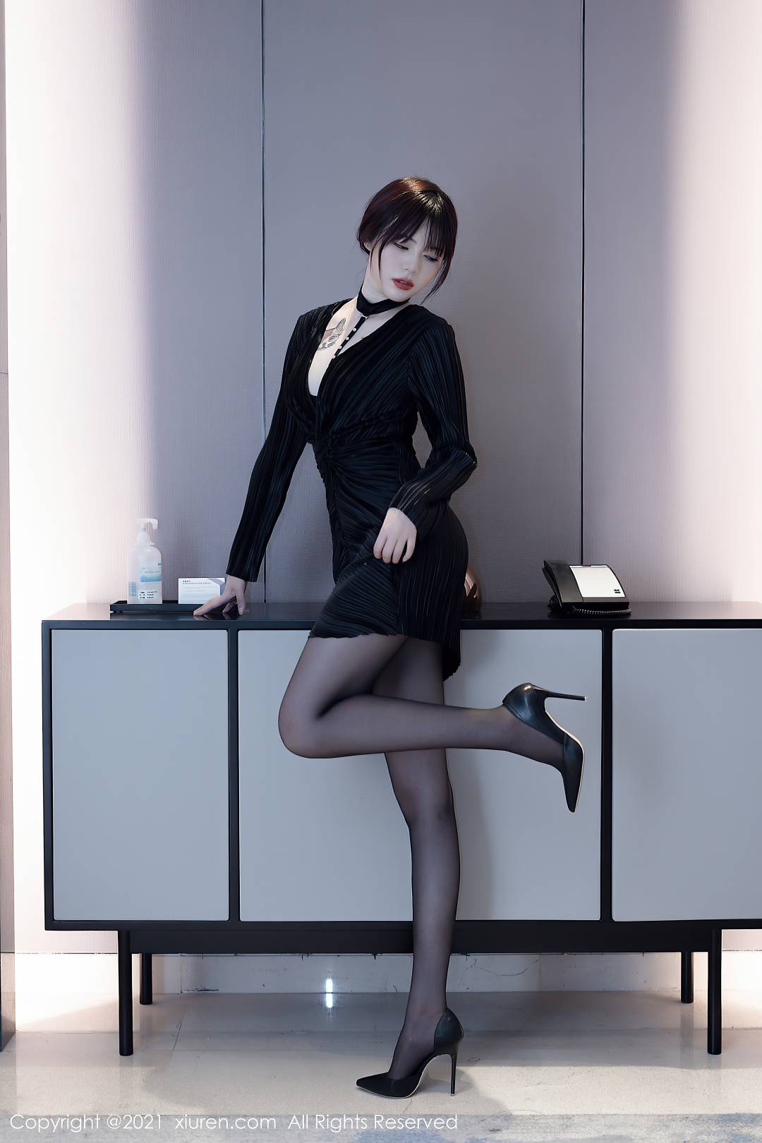 [XIUREN秀人网] 2021.10.19 NO.4080 Arude薇薇 [70P-790MB]