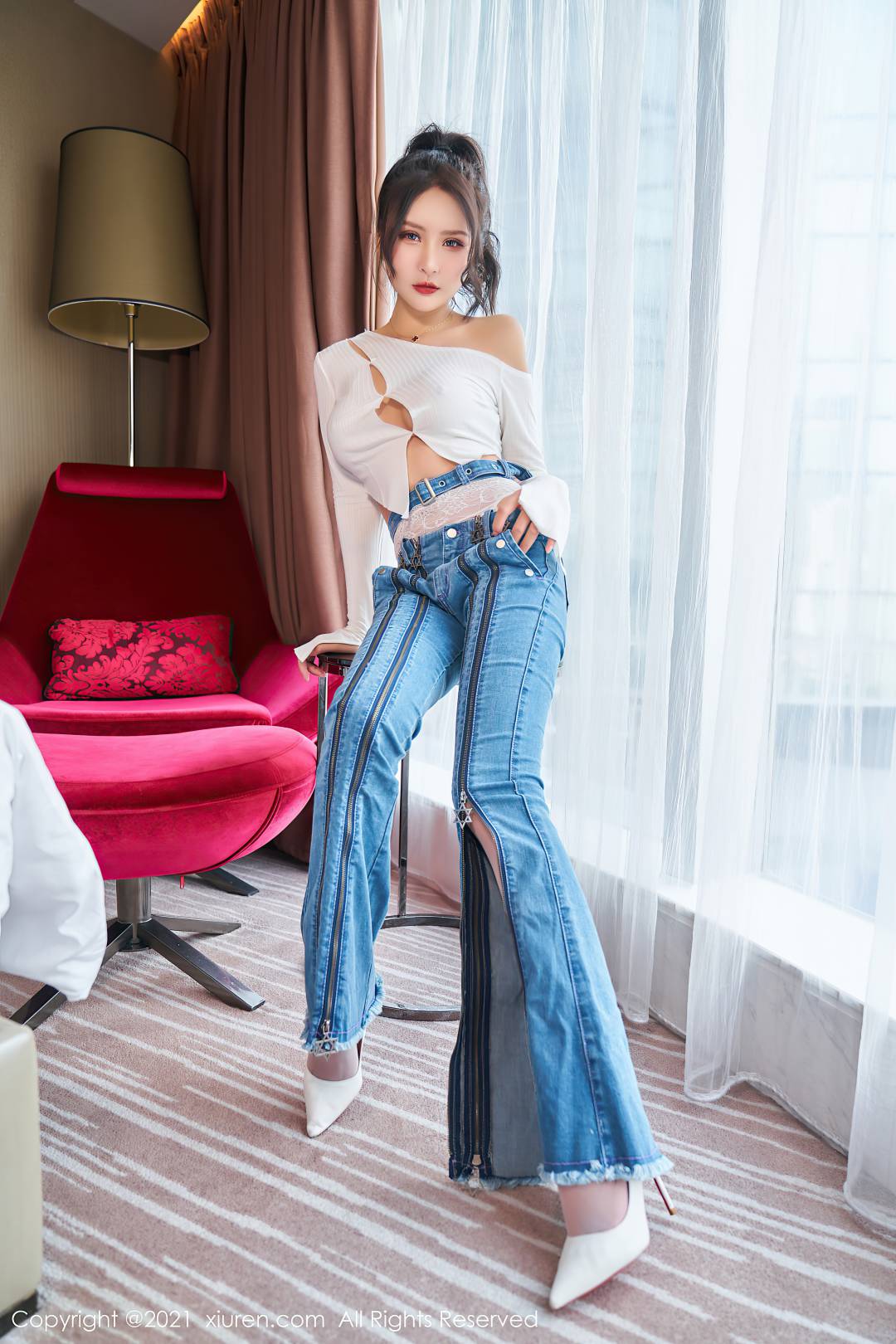 [XIUREN秀人网] 2021.07.27 NO.3720 Emily尹菲[64P-717MB]