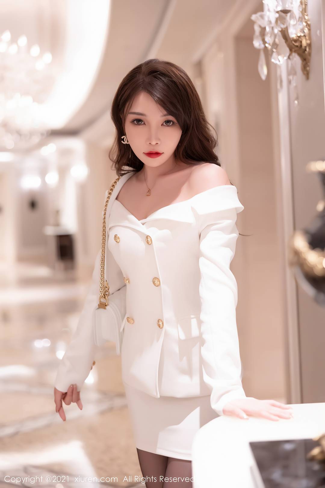 [XIUREN秀人网] 2021.11.04 NO.4169 芝芝Booty [68P-560MB]