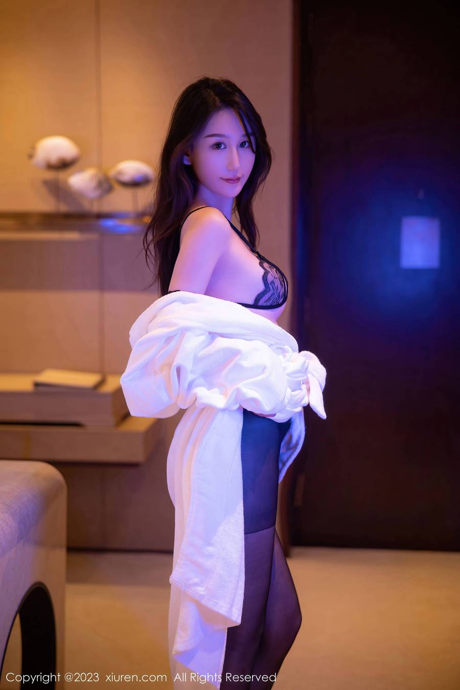 [XIUREN秀人网] 2023.01.04 NO.6083 薇薇酱 [84P-809MB]