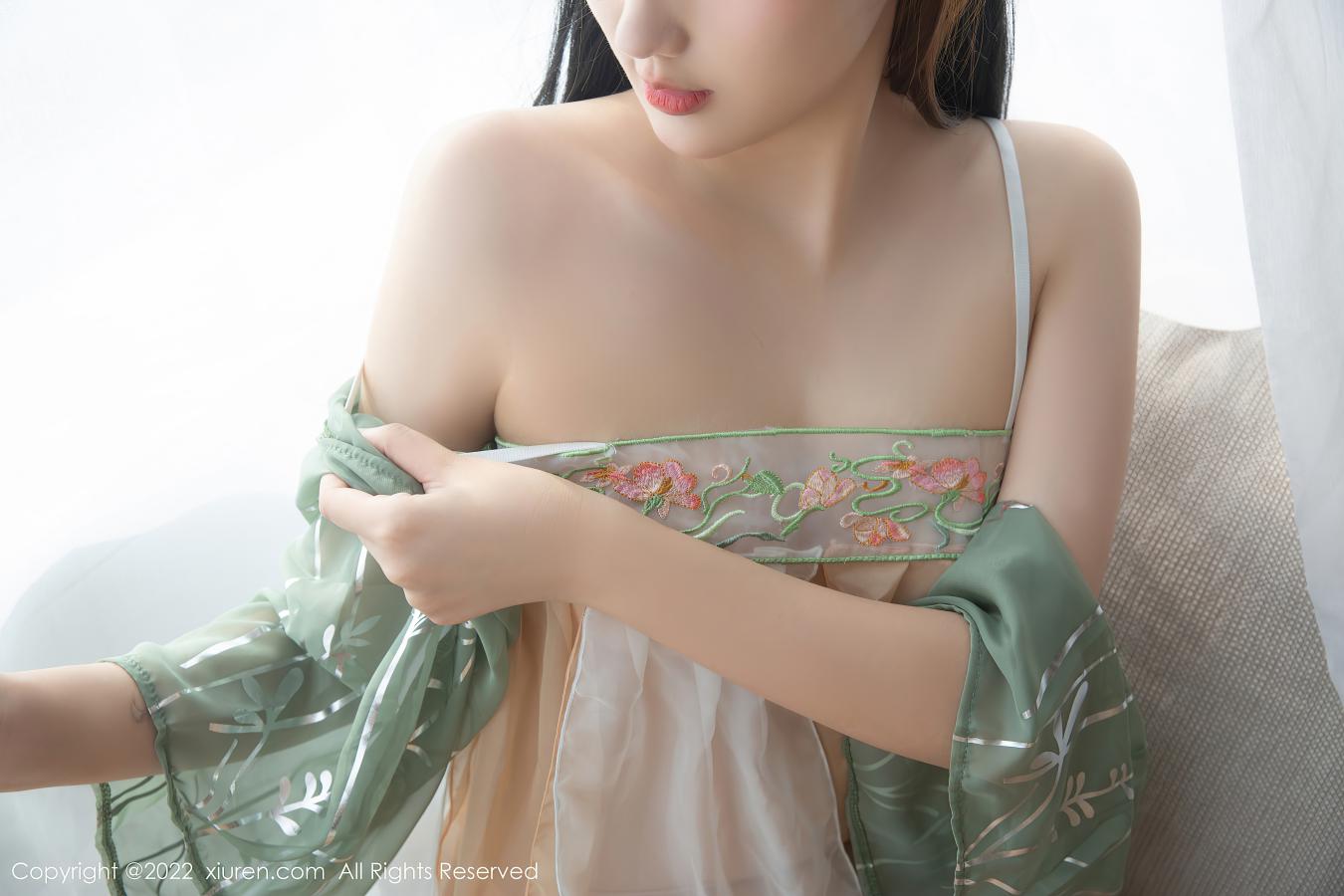 [XIUREN秀人网] 2022.09.07 NO.5556 江真真 [70P-684MB]