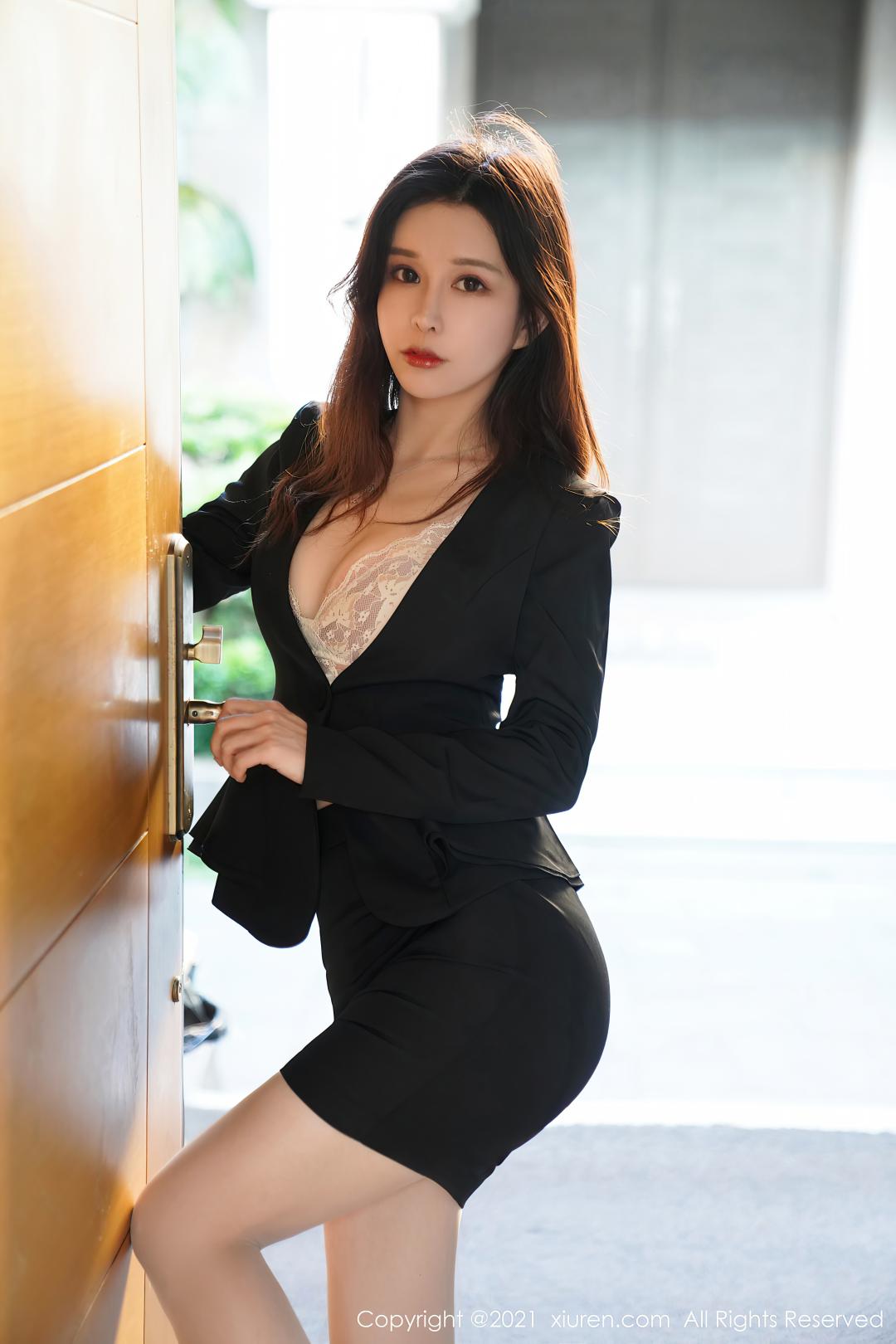 [XIUREN秀人网]2021.02.03 NO.3077 张雨萌[57P-546MB]