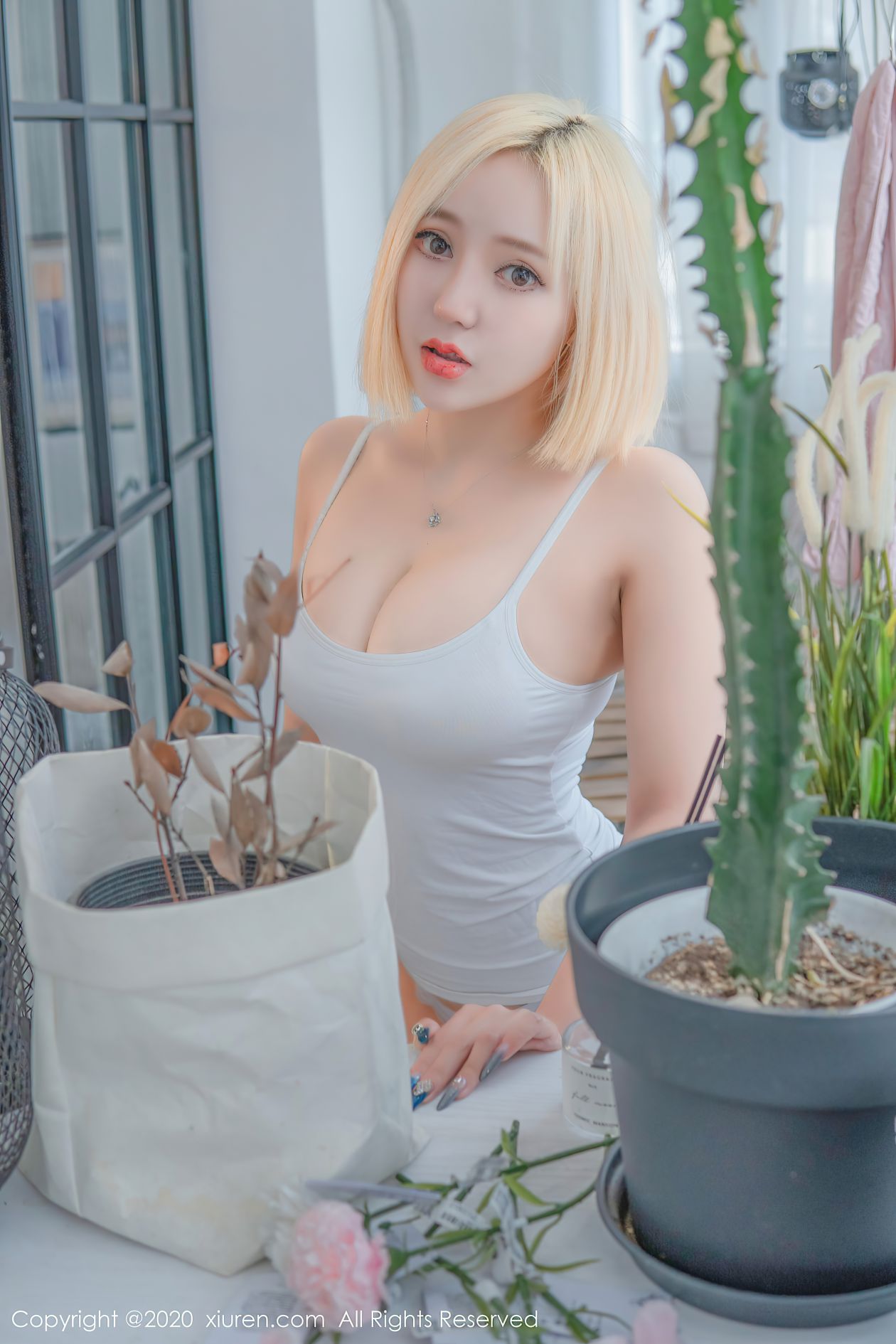 [XIUREN秀人网] 2020.12.01 NO.2842 文静儿 [60P-578MB]