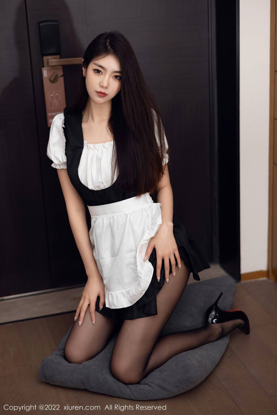 [XIUREN秀人网] 2022.10.13 NO.5706 可樂Vicky [60P-528MB]