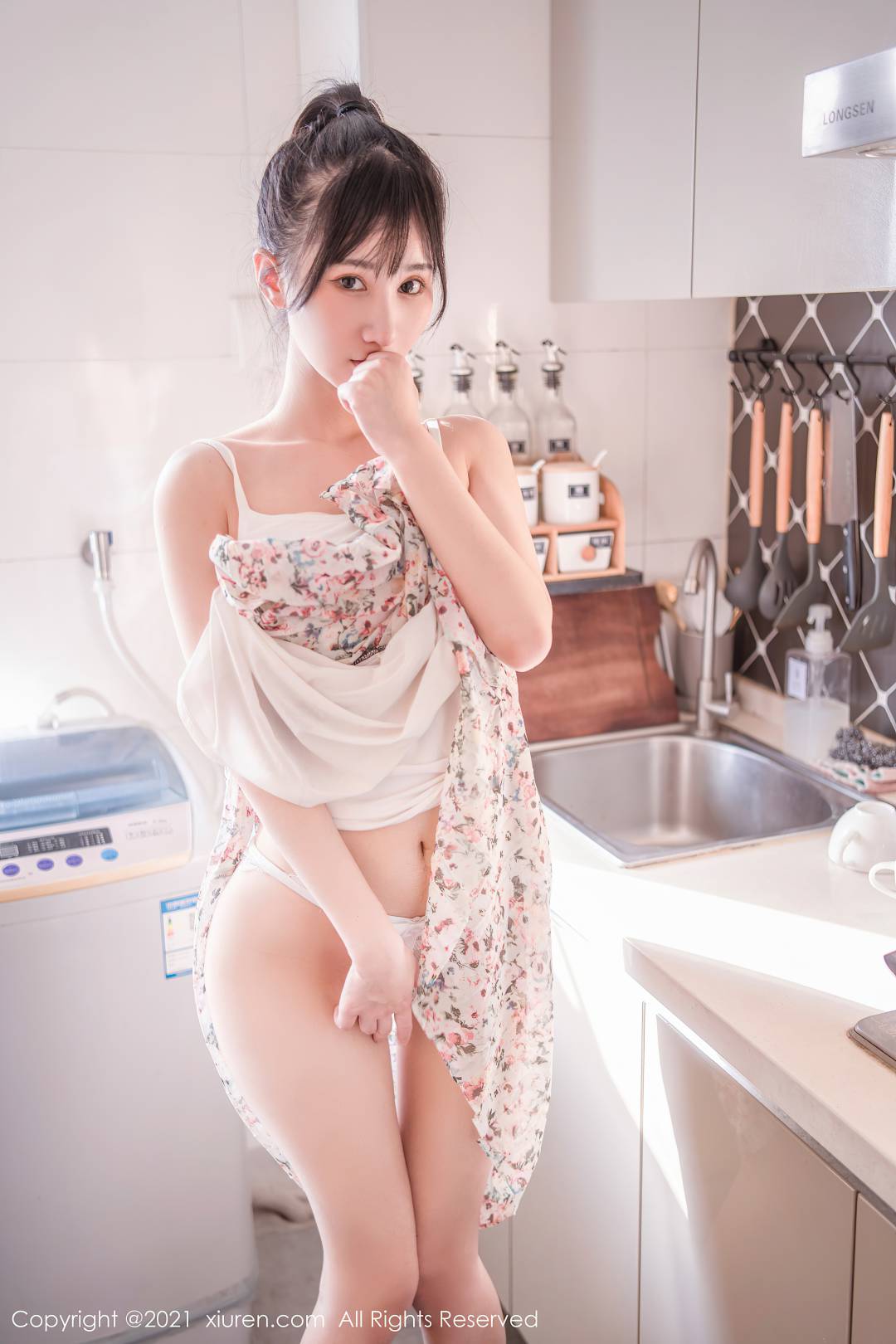 [XIUREN秀人网] 2021.07.26 NO.3711 小果冻儿 [60P-533MB]