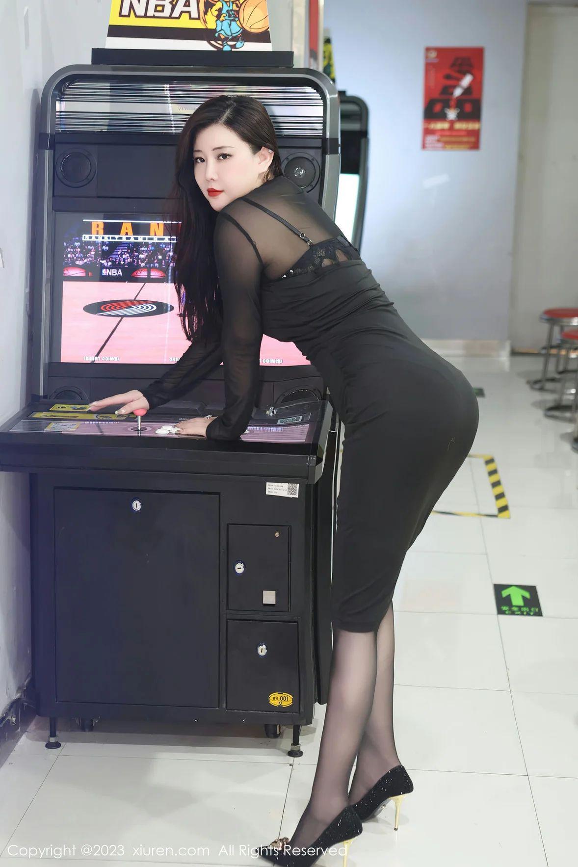 [XIUREN秀人网] 2023.08.14 NO.7230 王婉悠Queen [71P-370MB]