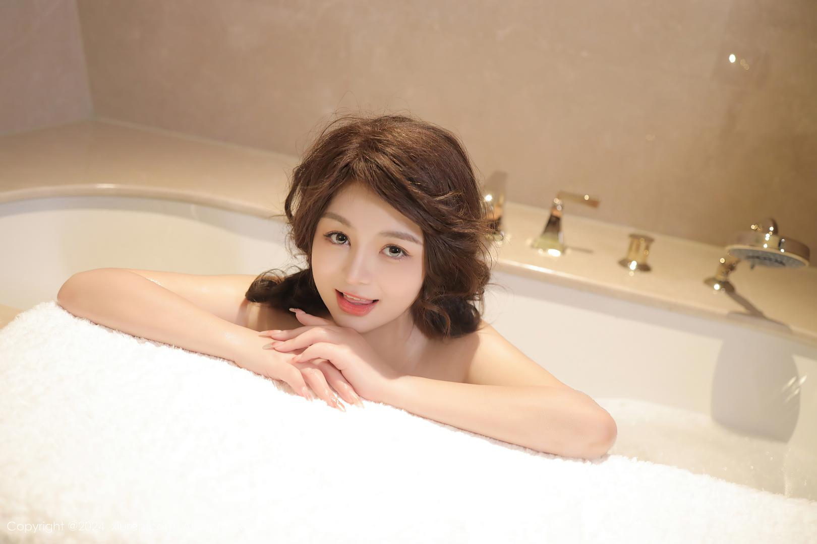 [XIUREN秀人网] 2024.04.01 NO.8323 沈思怡 [54P-554MB]