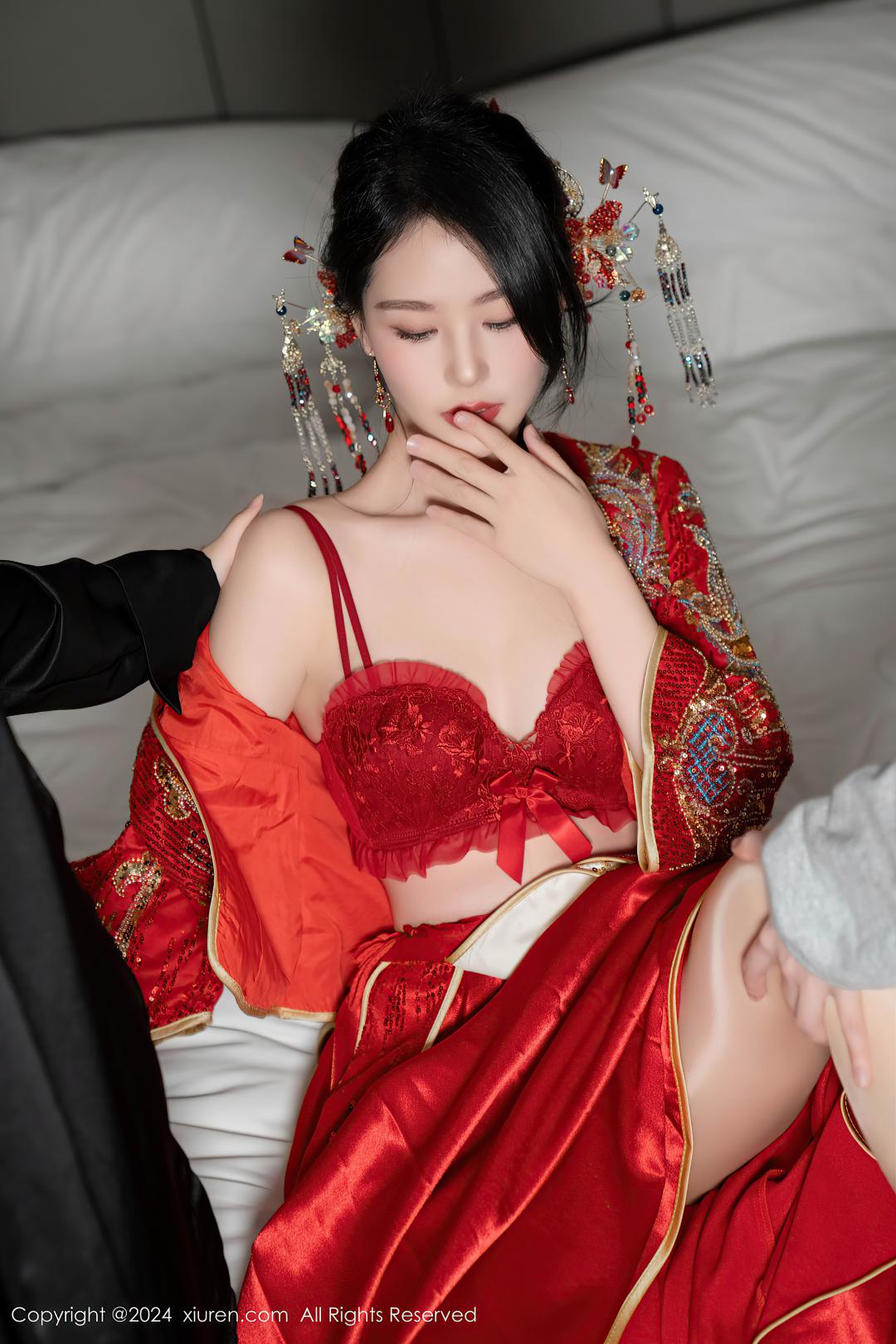 [XIUREN秀人网] 2024.04.11 NO.8376 利世 [95P-1040MB]