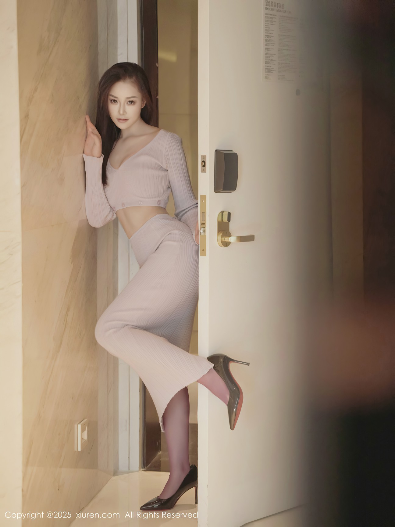 [XIUREN秀人网] 2025.04.14 NO.10151 兰滢滢 [56P-643MB]