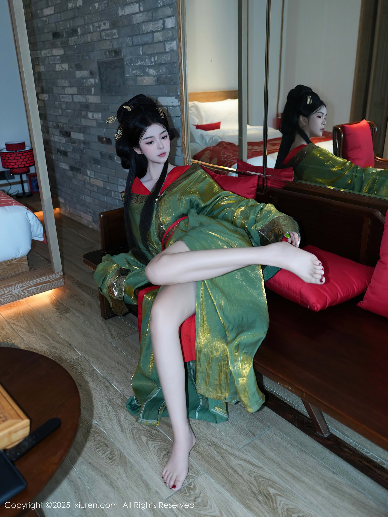 [XIUREN秀人网] 2025.04.09 NO.10126 雪糕CiCi [68P-923MB]