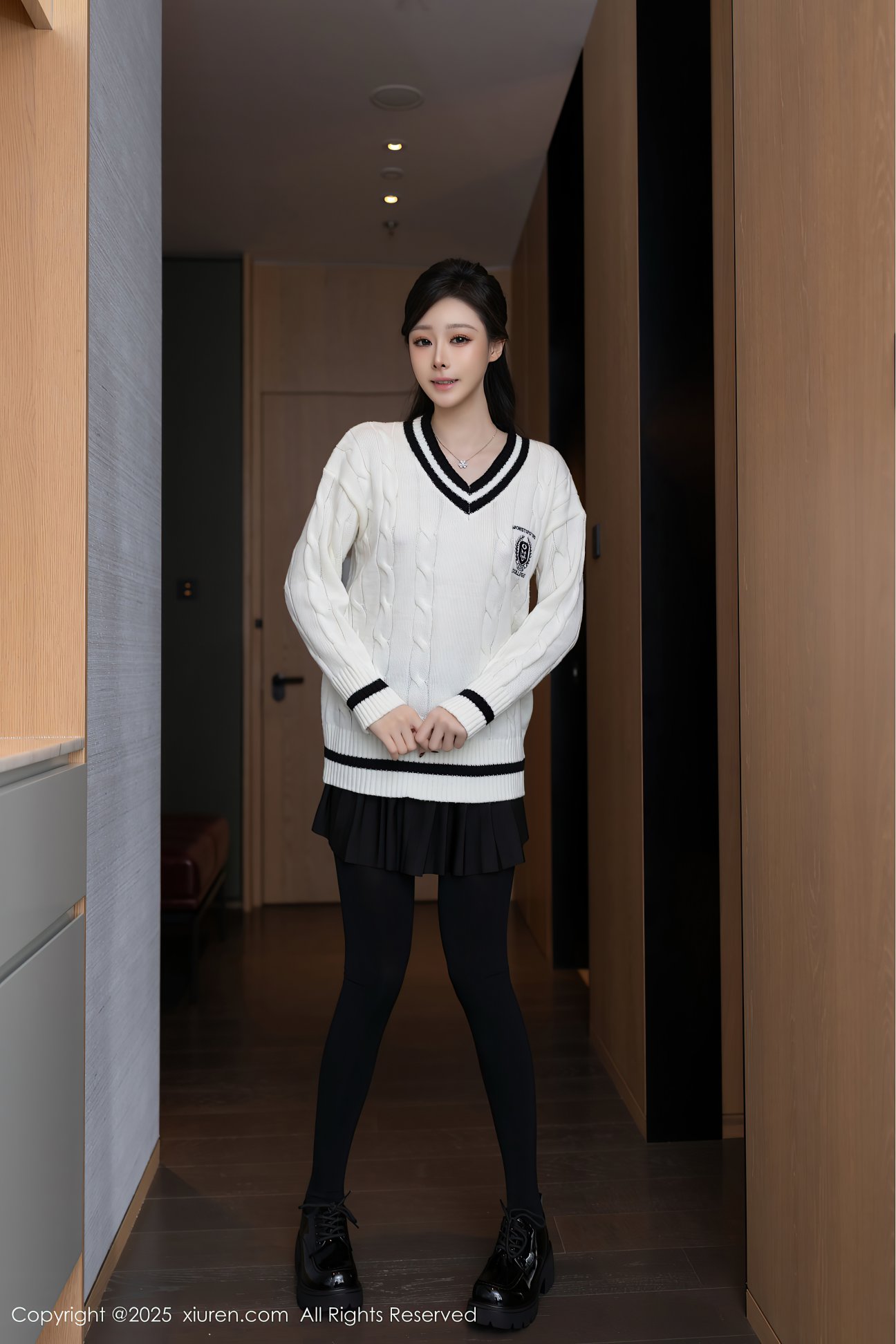 [XIUREN秀人网] 2025.03.07 NO.9986 小逗逗 [79P-779MB]