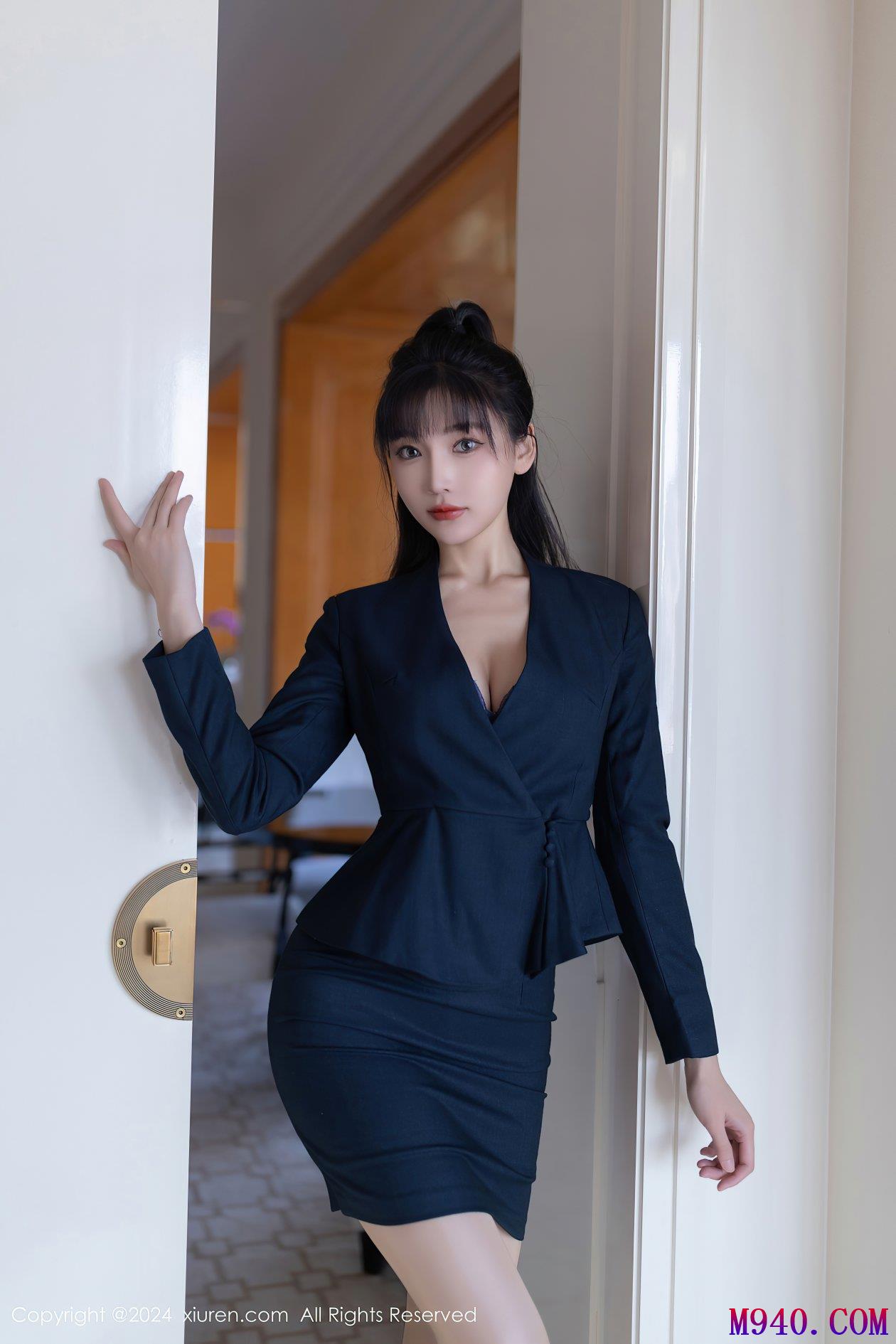 M940-[XIUREN秀人网] 2024.10.10 NO.9263 陆萱萱 [80P-735MB]